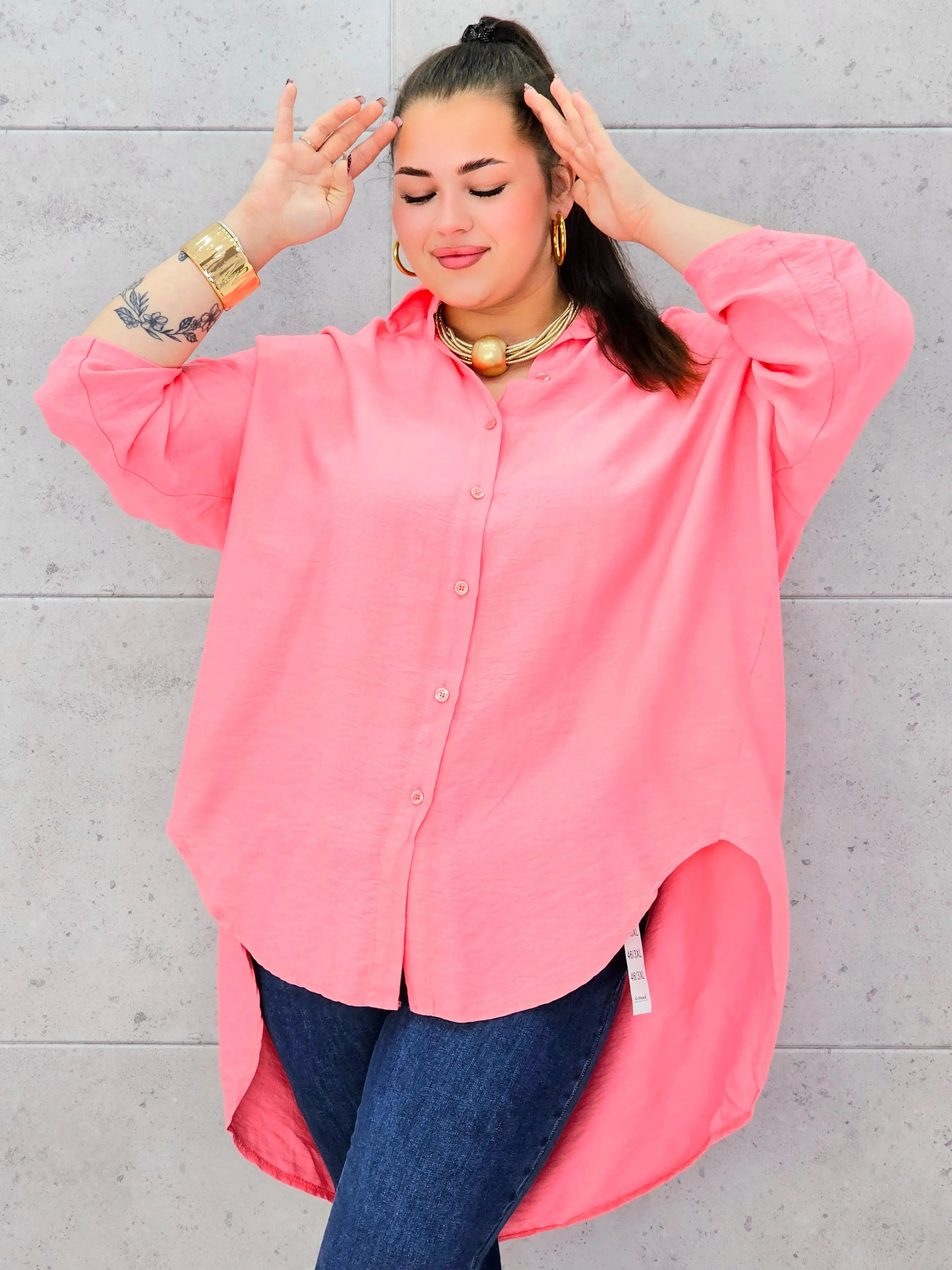 Bluzka koszulowa plus size z przedłużanym tyłem – nowoczesny i lekki fason XXL Stylowa XL