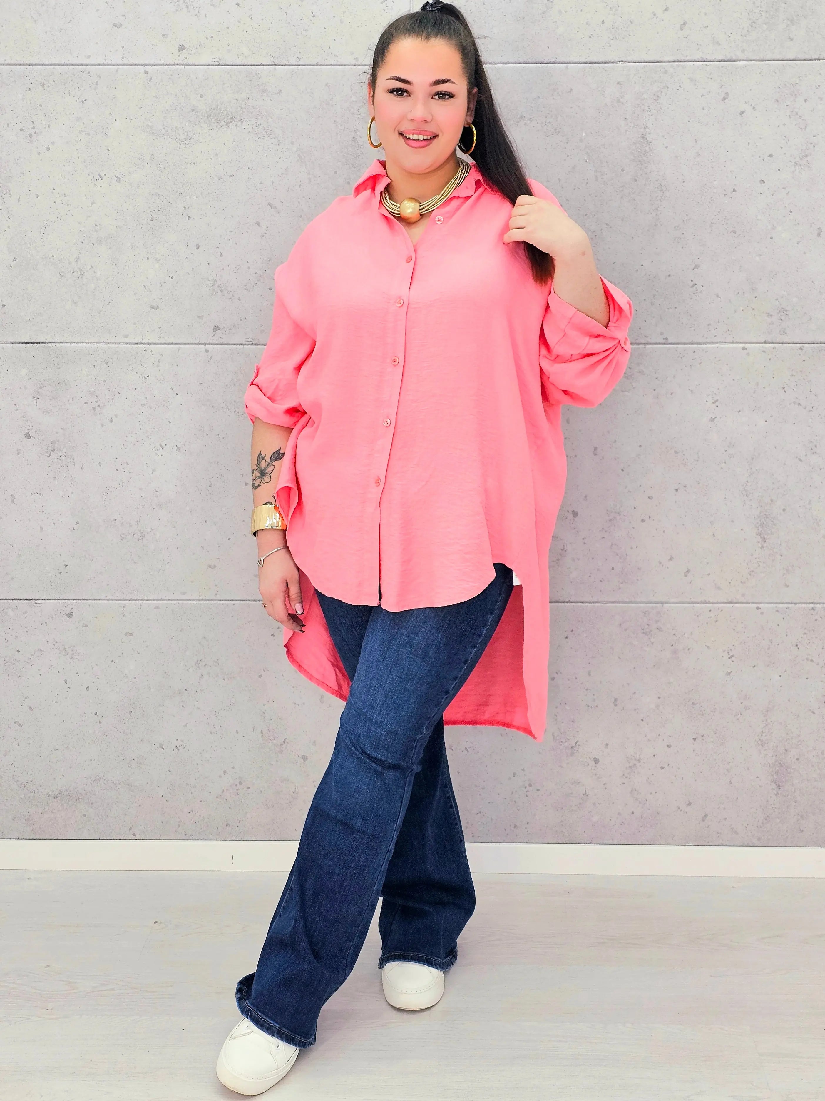 Bluzka koszulowa plus size z przedłużanym tyłem – nowoczesny i lekki fason XXL Stylowa XL