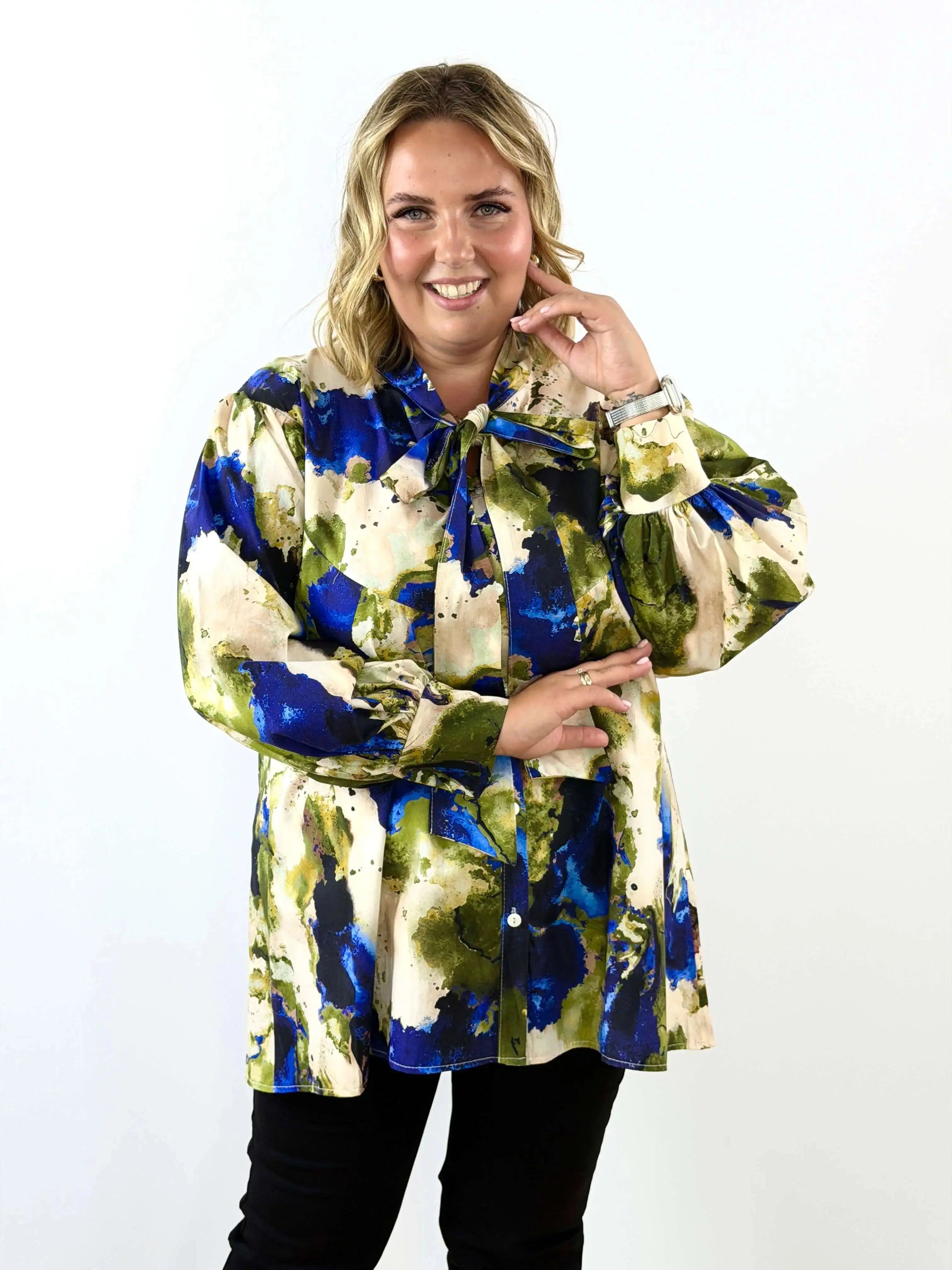 Bluzka koszulowa plus size z wiązaniem przy dekolcie Stylowa XL