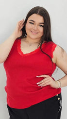 Bluzka na Cienkich Ramiączkach z Dekoltem V i Koronkowymi Wykończeniami - różne kolory Stylowa XL