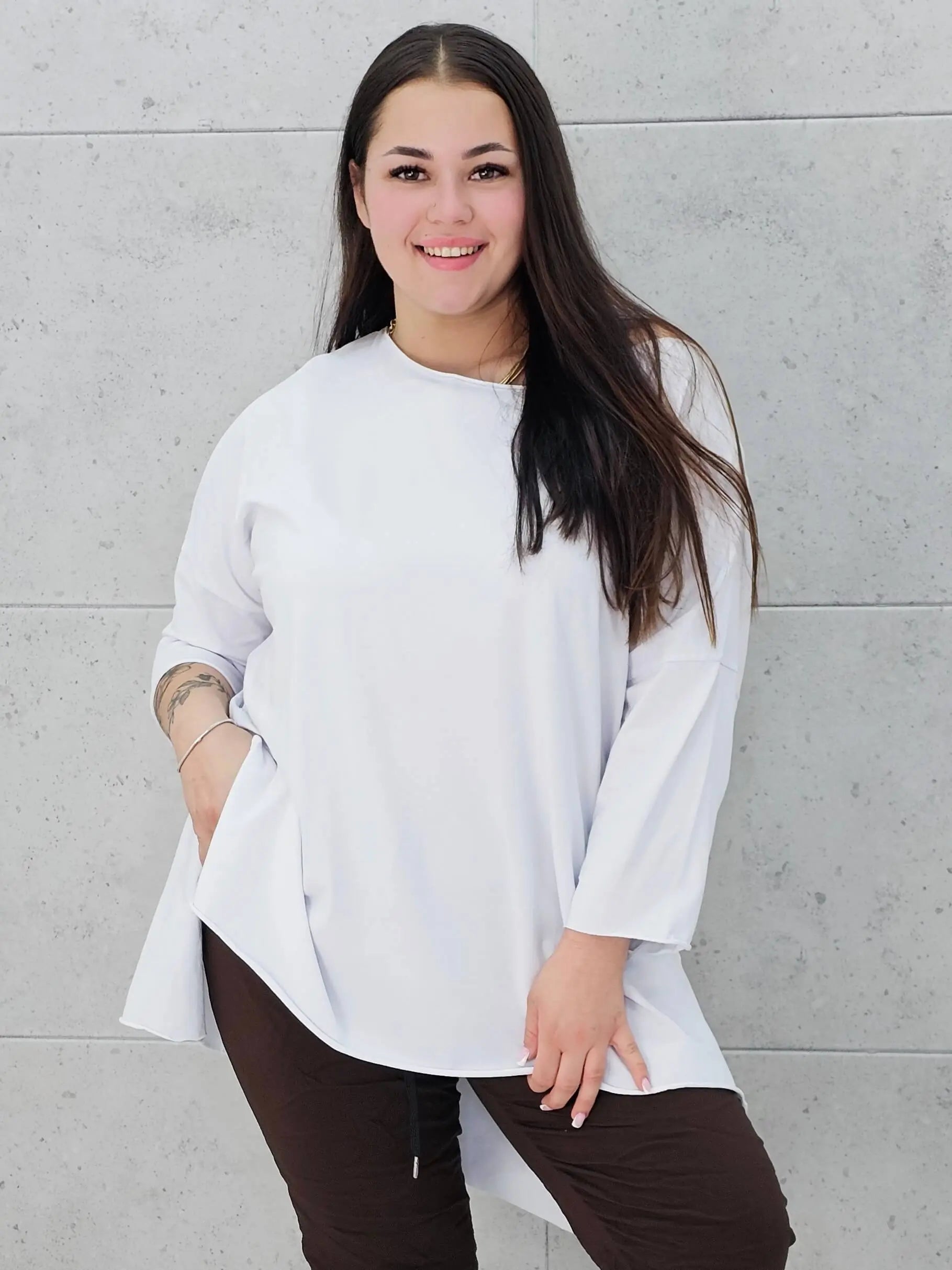 Bluzka oversize – klasyka, wygoda i styl dla każdej kobiety plus size Stylowa XL