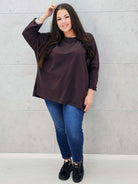 brązowa bluzka basic oversize – cała