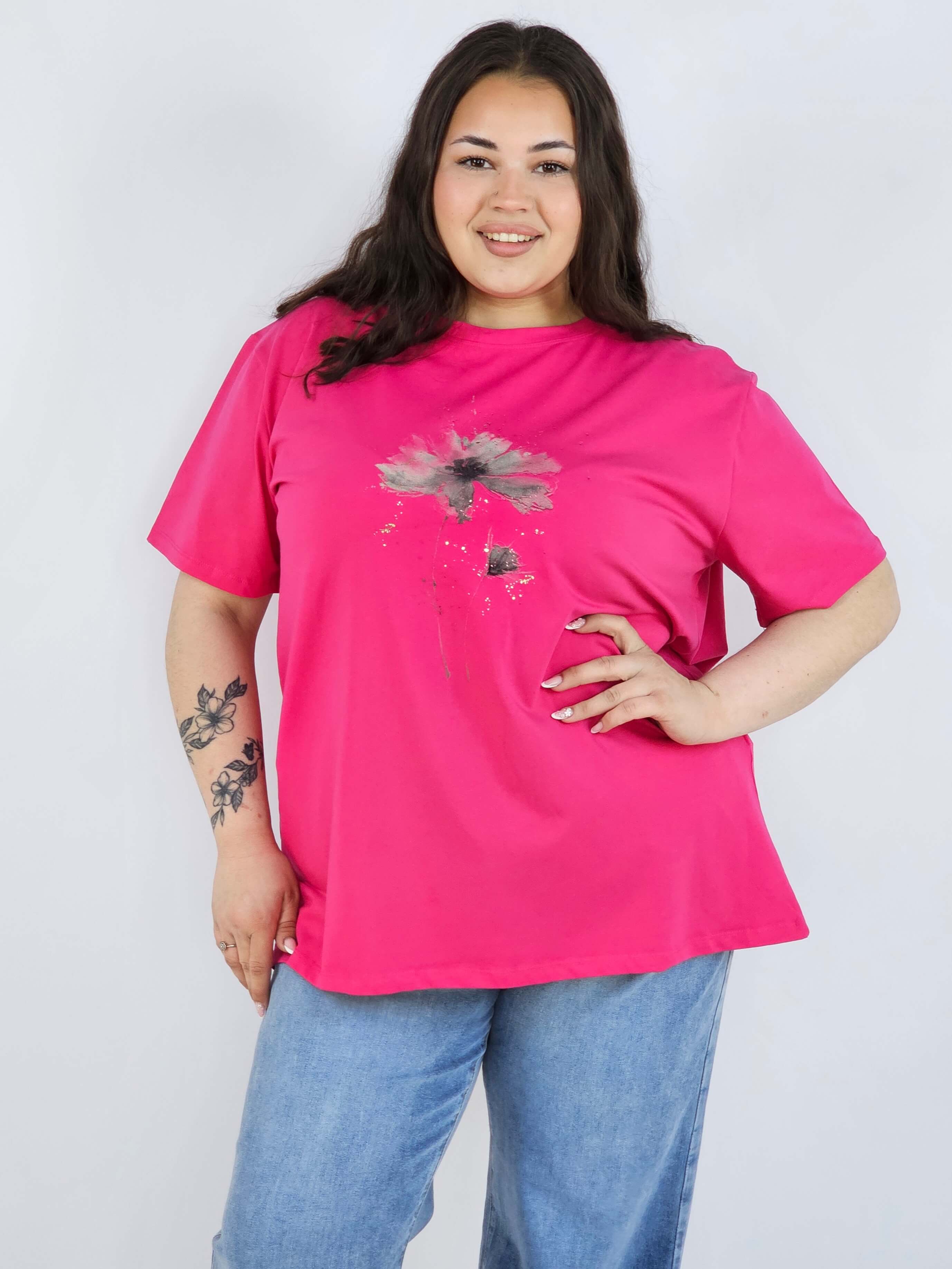 Bluzka plus size XXL z delikatnym kwiatem – stylowa i ponadczasowa Stylowa XL