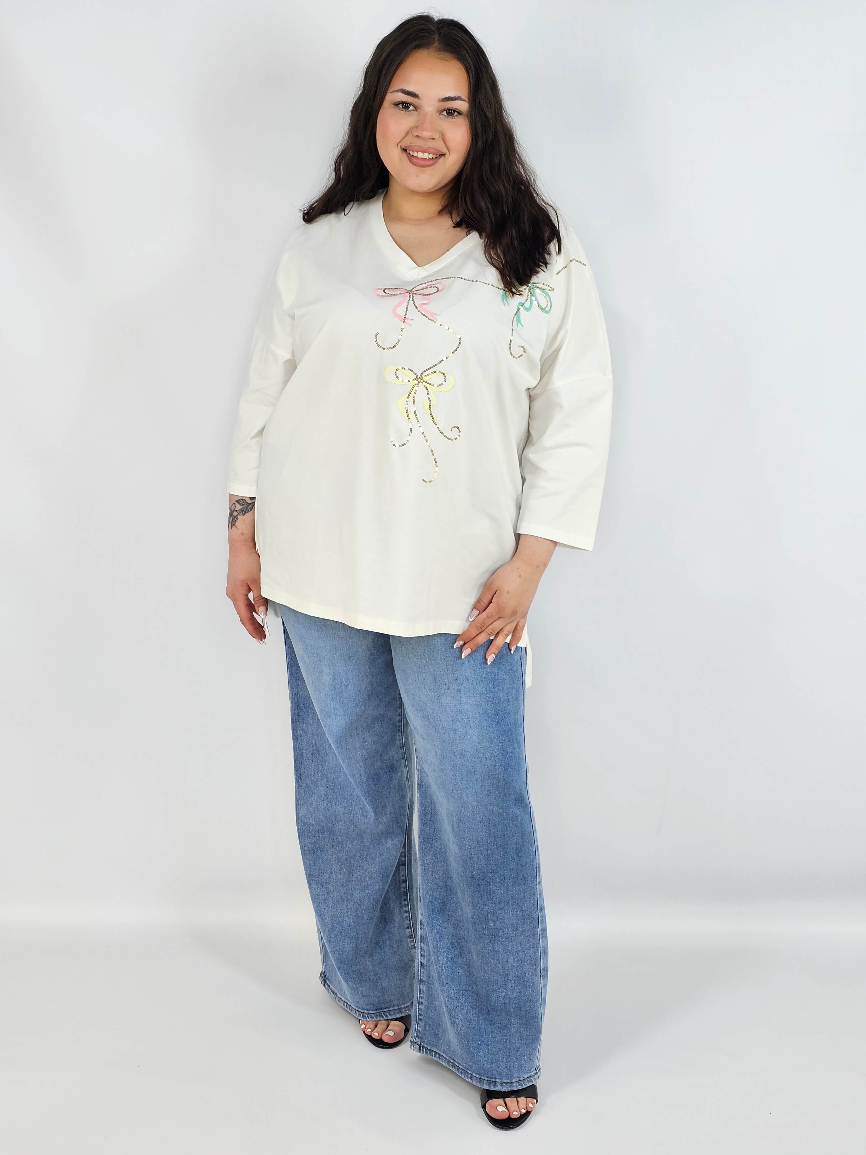 Bluzka plus size XXL z efektownym zdobieniem – lekkość i styl na każdą okazję Stylowa XL
