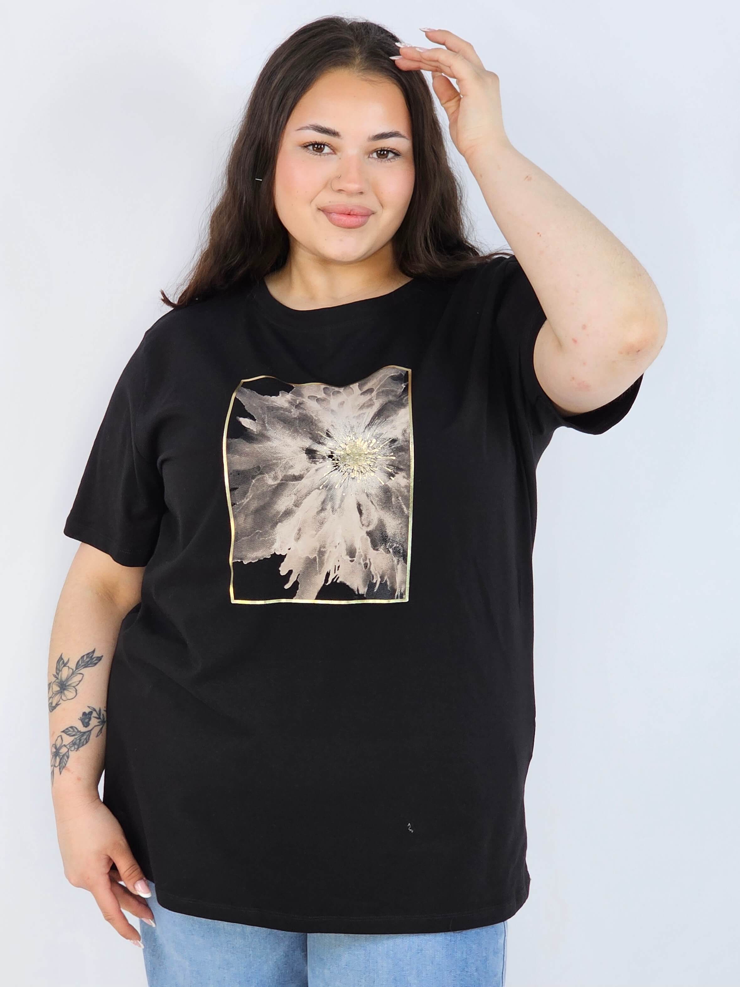 Bluzka plus size XXL z eleganckim nadrukiem – klasyka i styl Stylowa XL