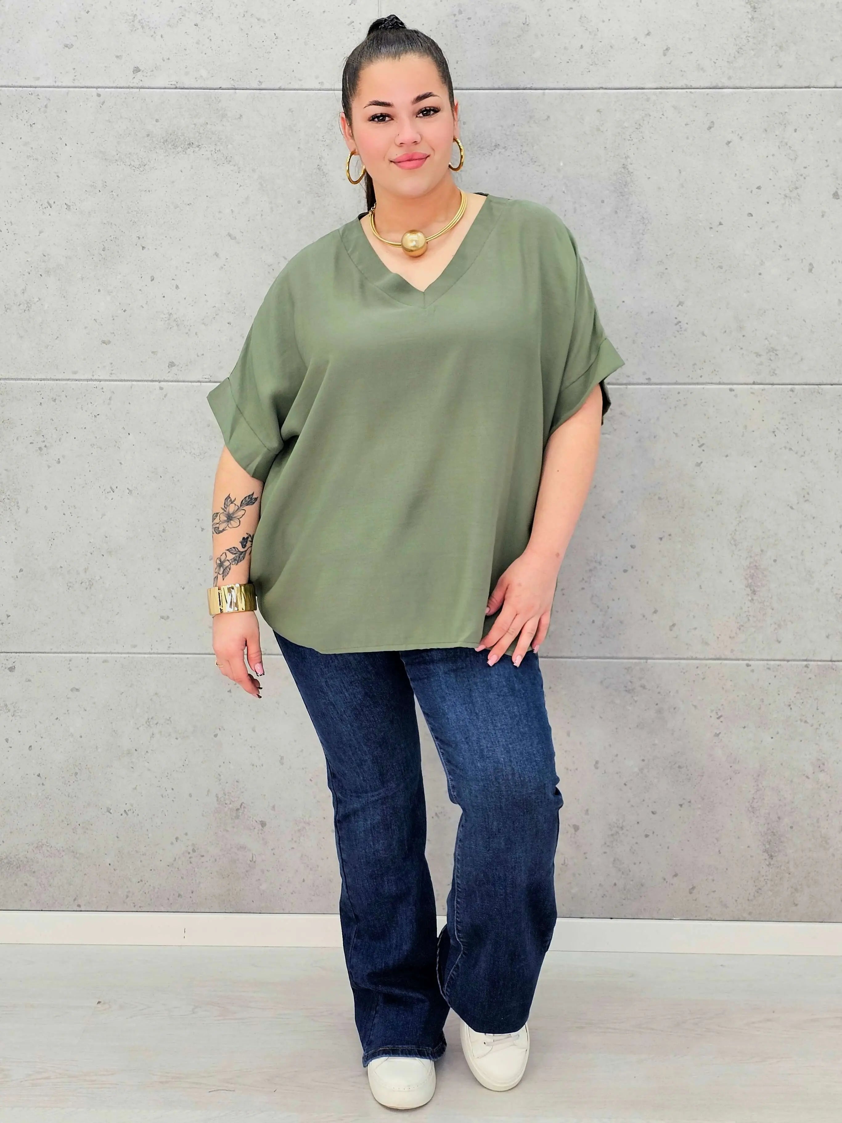 Bluzka plus size – klasyczna prostota w świeżym wydaniu Stylowa XL