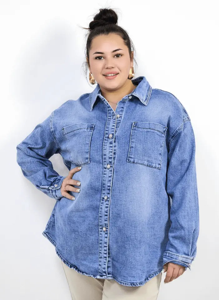 Bluzka plus size – koszula jeansowa oversize z kieszeniami Stylowa XL