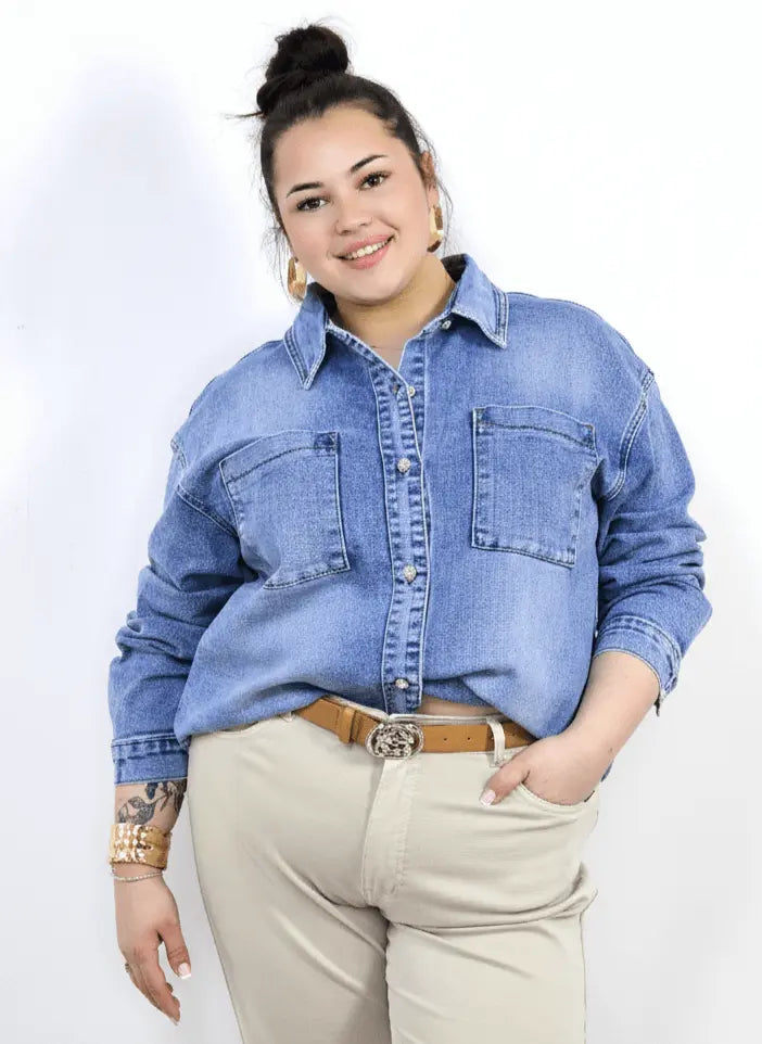 Bluzka plus size – koszula jeansowa oversize z kieszeniami Stylowa XL