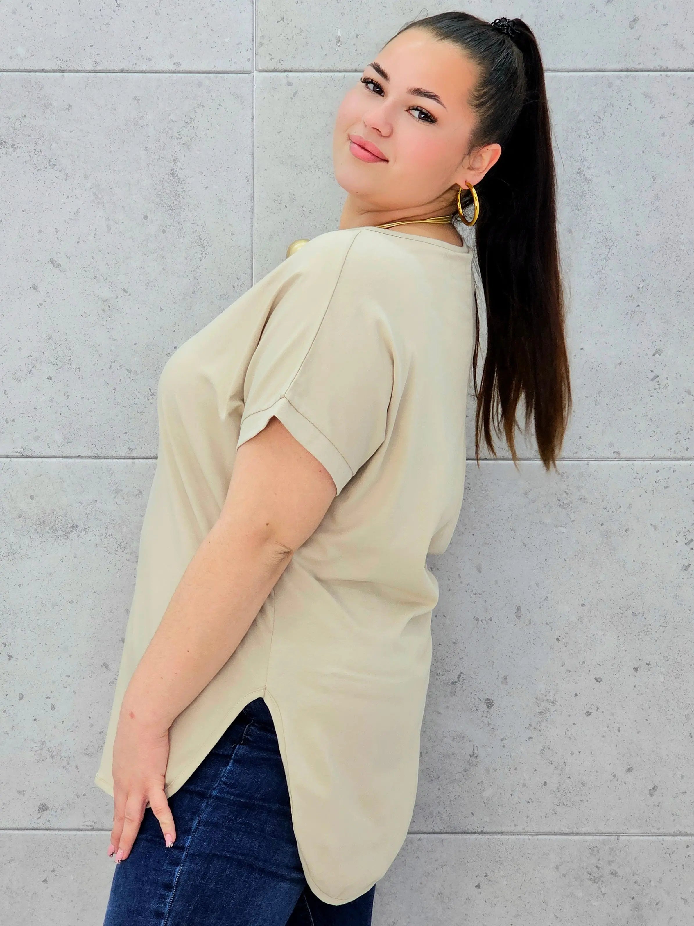 Bluzka plus size – wygodny model oversize dla sylwetek XXL Stylowa XL