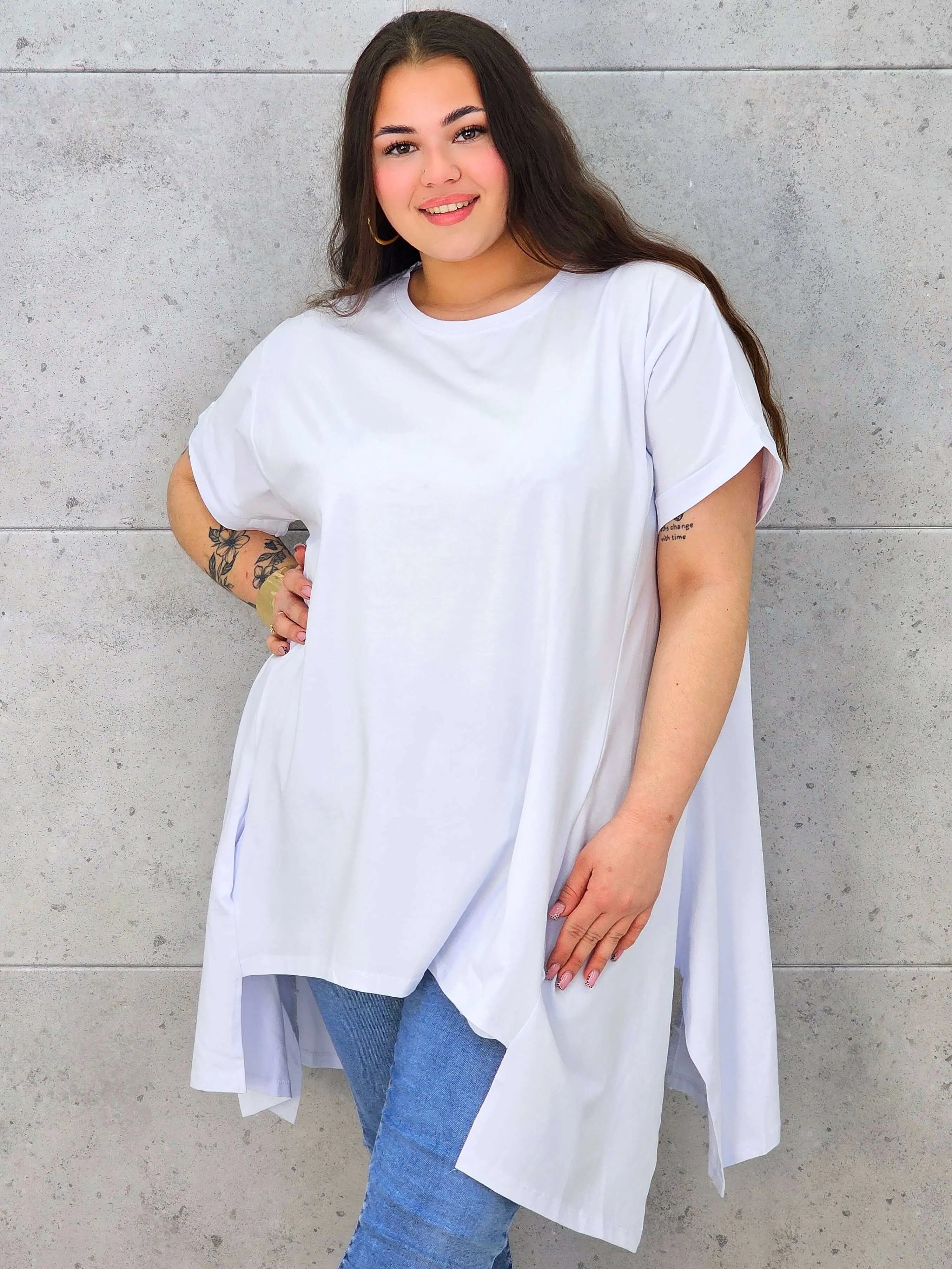 Bluzka plus size asymetryczna z efektowną, zwiewną wstawką Stylowa XL
