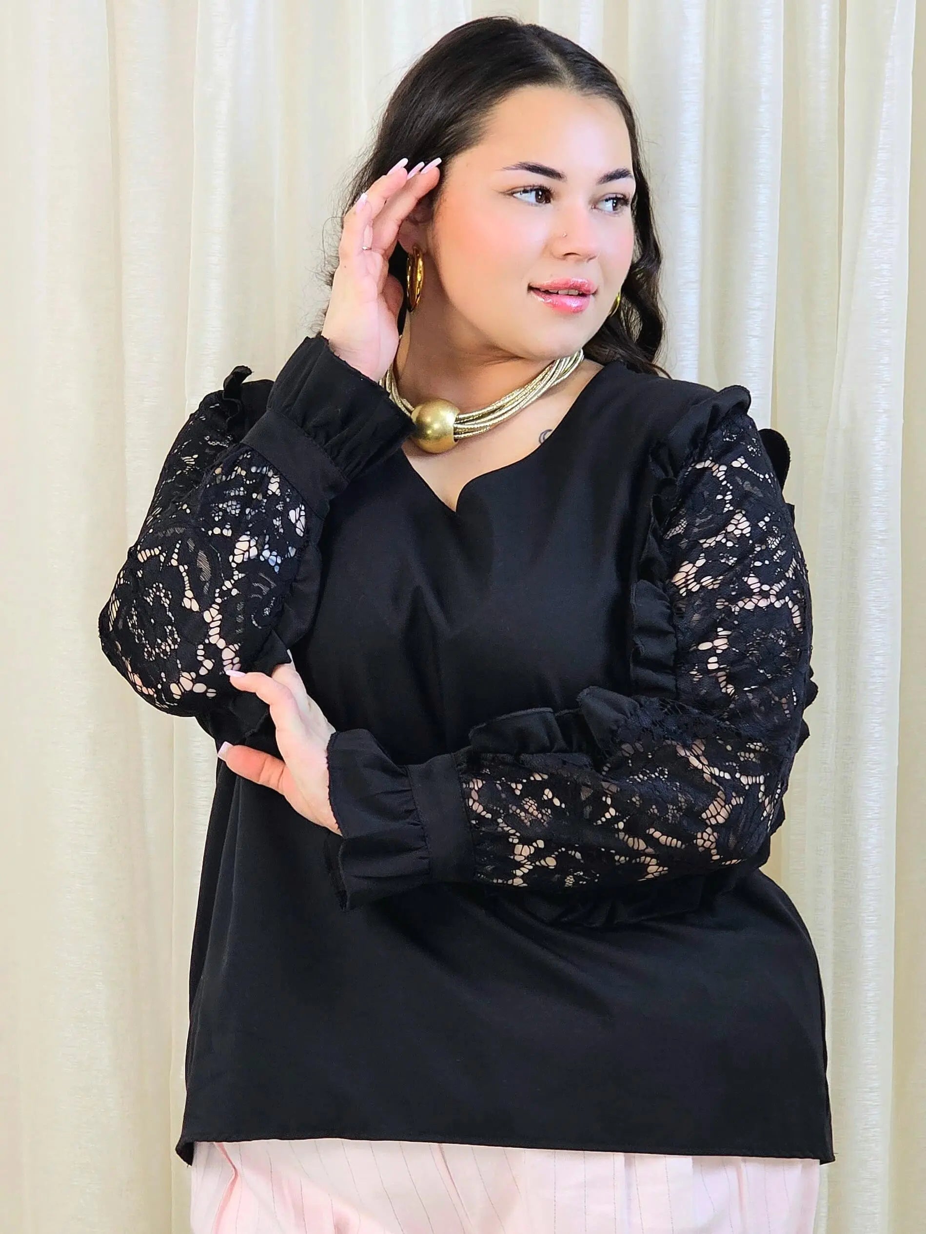 Bluzka plus size elegancka z koronką – idealna do stylizacji dziennych i wieczorowych Stylowa XL