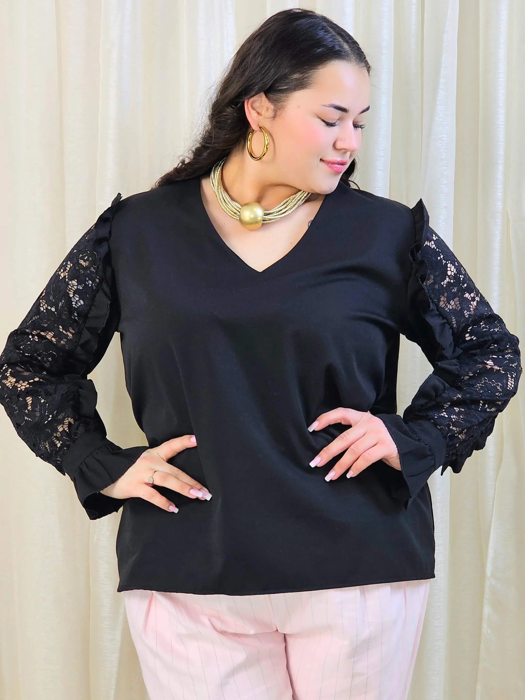Bluzka plus size elegancka z koronką – idealna do stylizacji dziennych i wieczorowych Stylowa XL