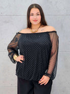 Bluzka plus size hiszpanka z tiulu w kropeczki – kobiecy urok i lekkość Stylowa XL Stylowa XL