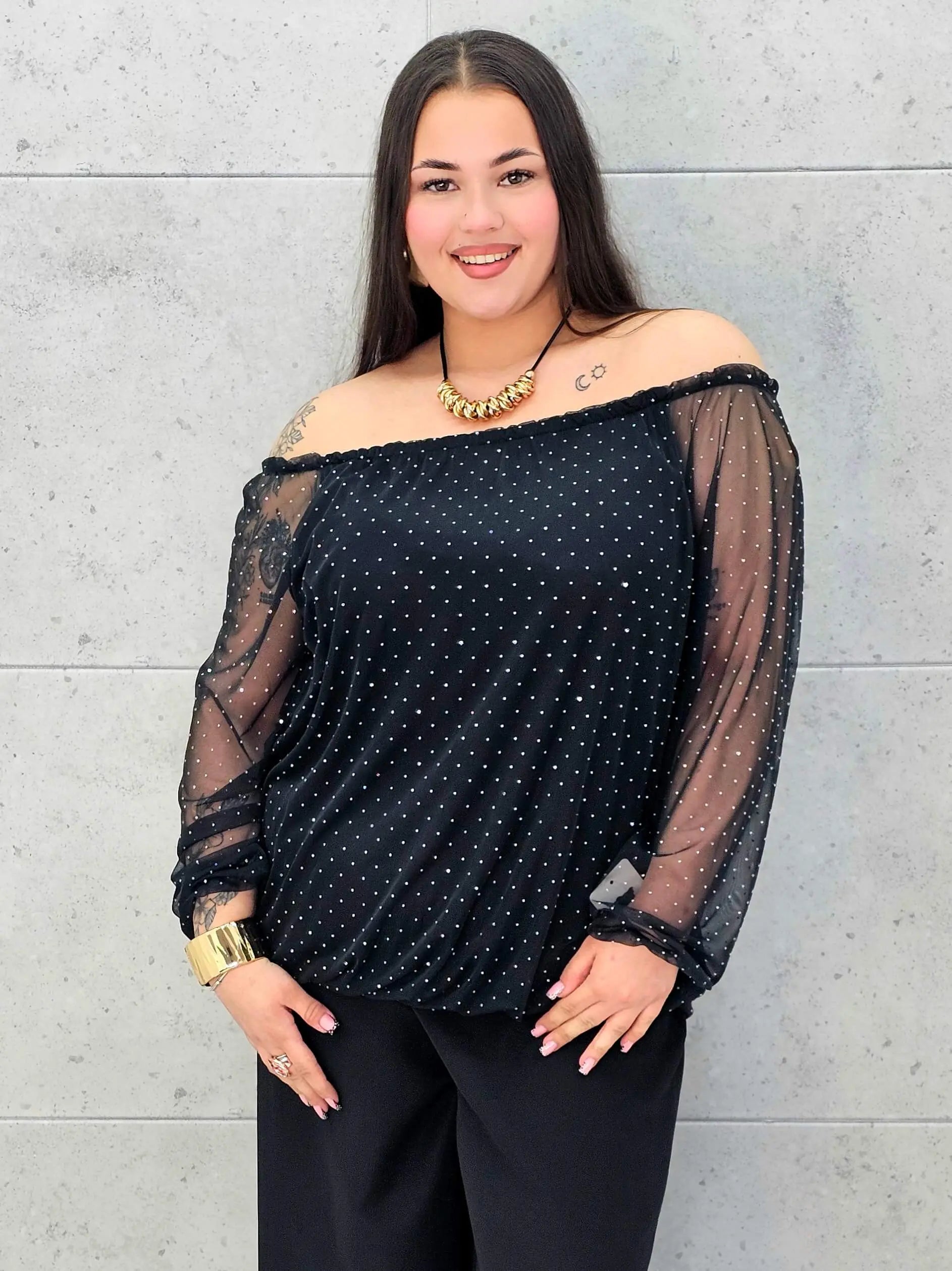 Bluzka plus size hiszpanka z tiulu w kropeczki – kobiecy urok i lekkość Stylowa XL Stylowa XL