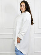 Bluzka plus size koszulowa z dłuższym tyłem – lekka, oversize, na guziki XXL Stylowa XL