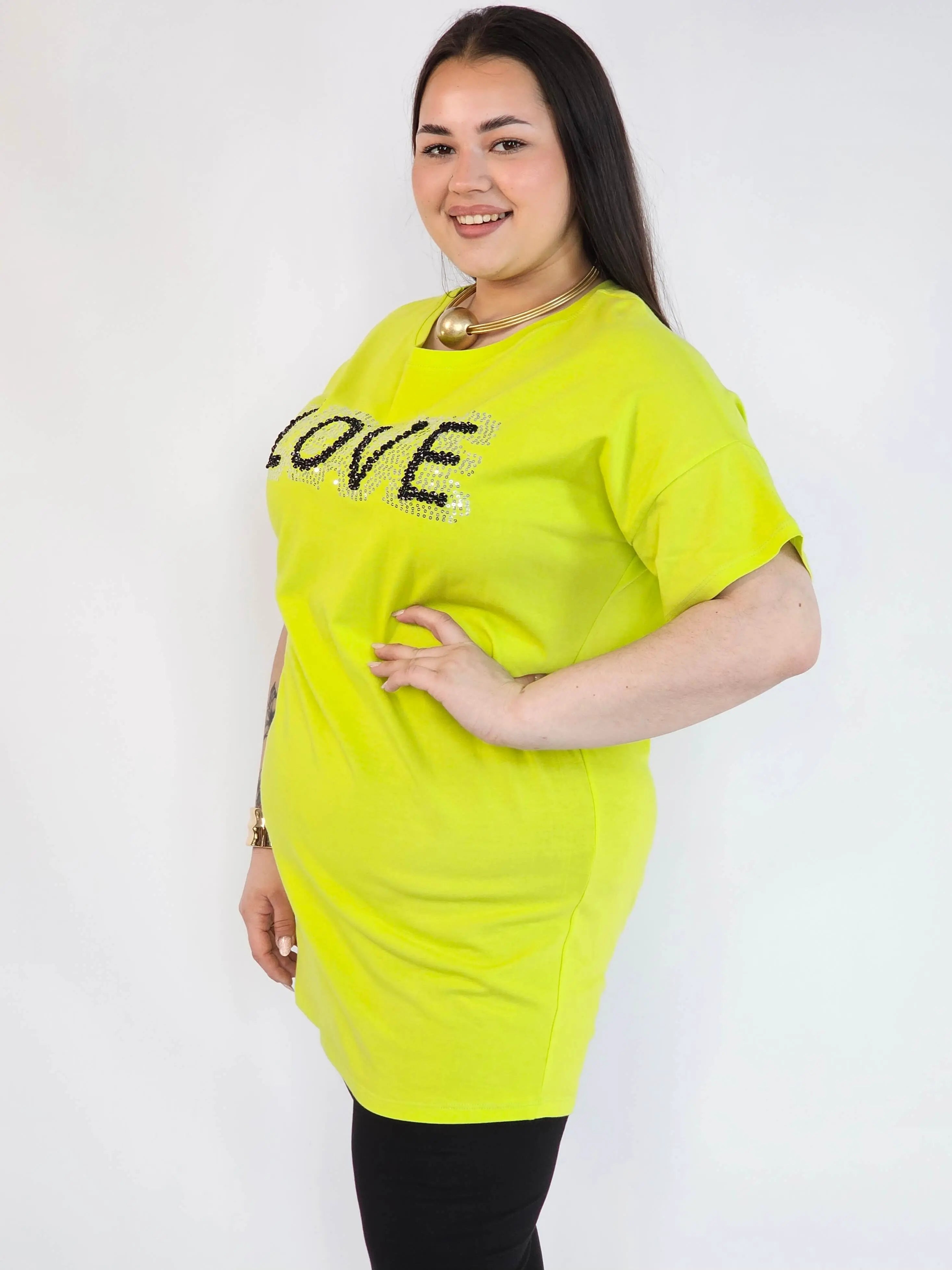 Bluzka plus size neonowa z napisem LOVE – modna tunika XXL dla kobiet Stylowa XL