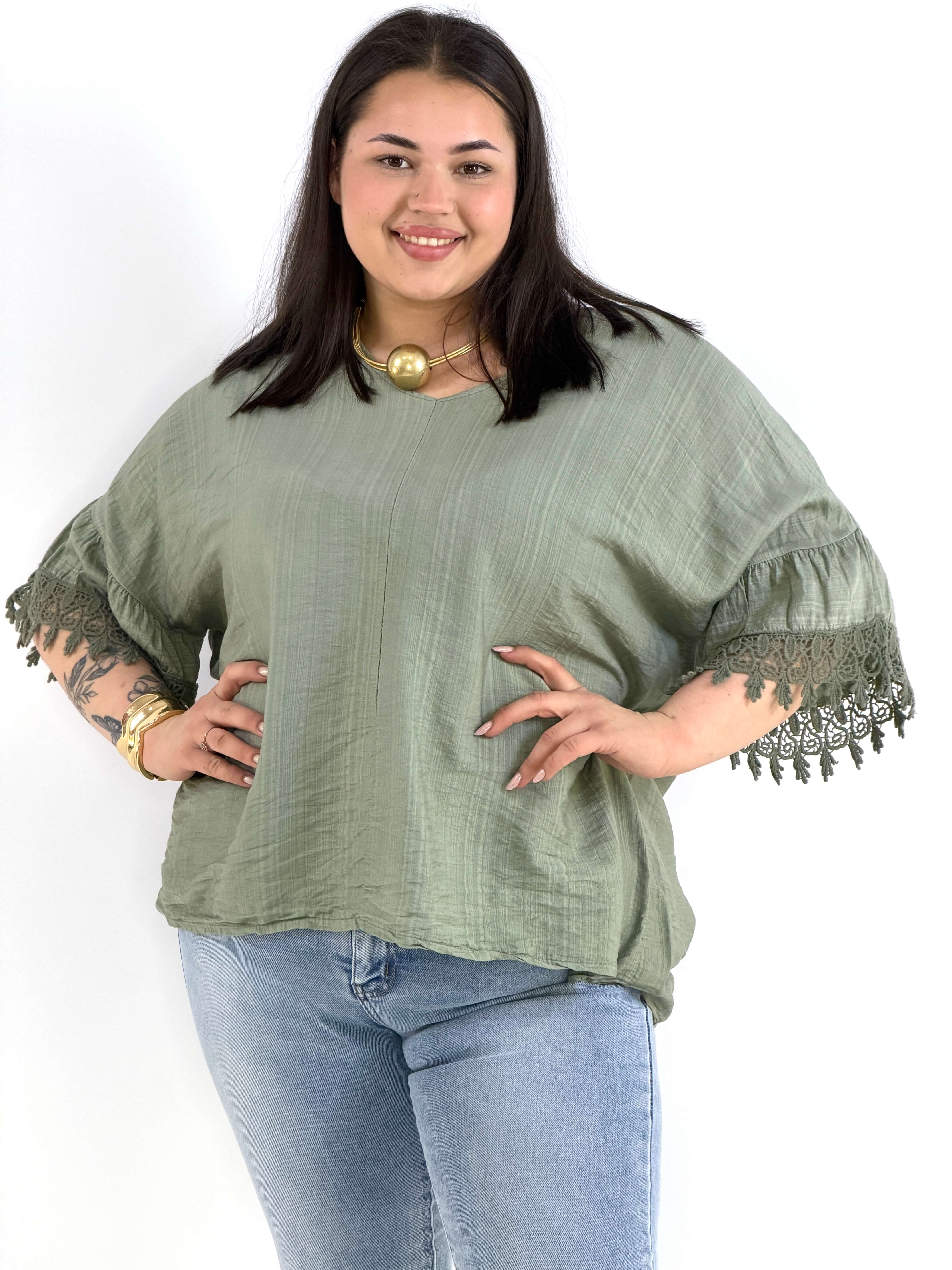 Bluzka plus size oversize z koronkowym rękawem – lekka i stylowa Stylowa XL