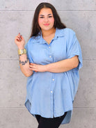 Bluzka plus size oversize zapinana na guziki – wygodny model XXL dla kobiet Stylowa XL