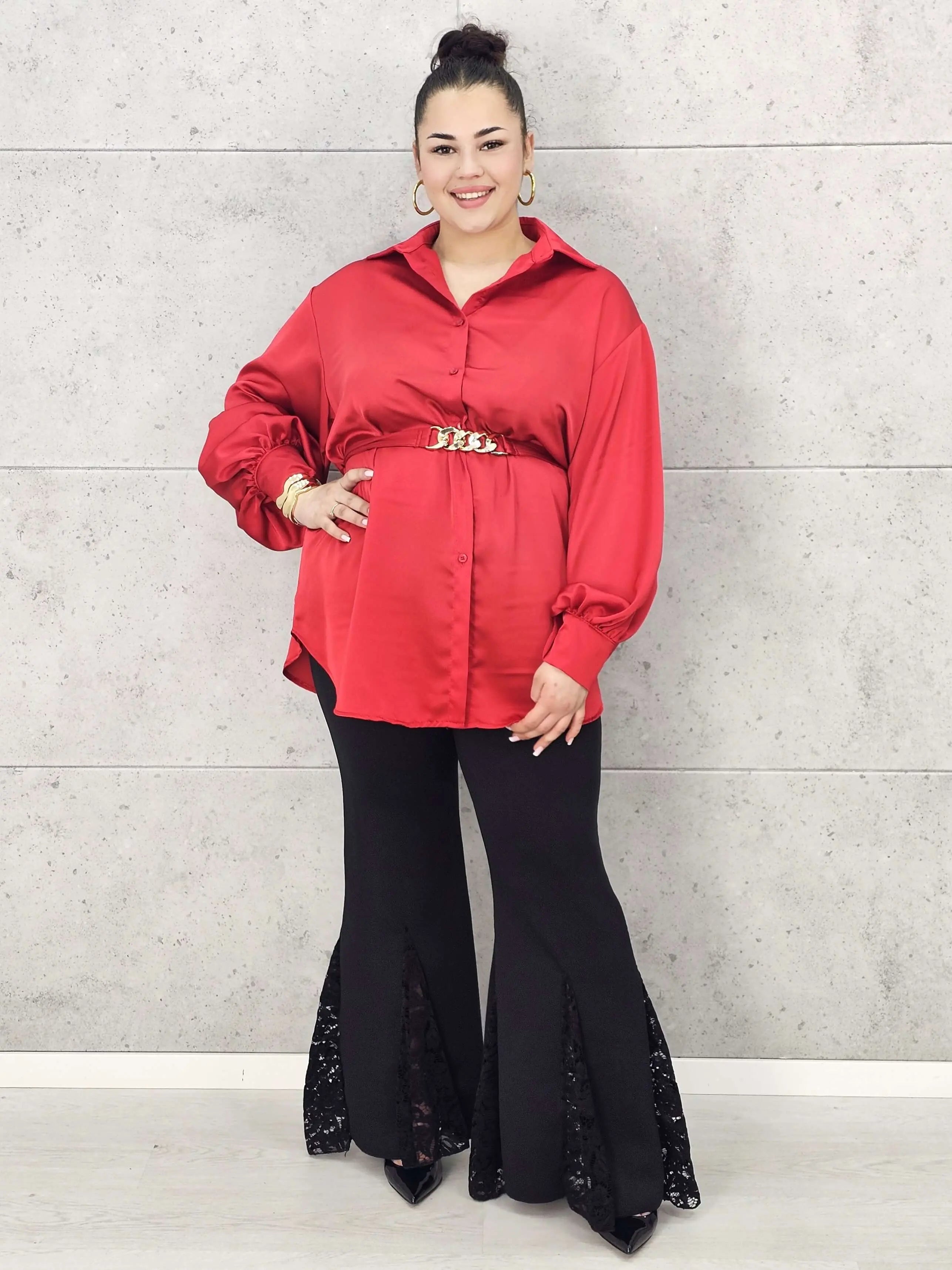 Bluzka plus size satynowa koszula z paskiem i eleganckim połyskiem – Stylowa XL Stylowa XL