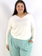 Bluzka plus size sweterkowa ecru – miękka bluzka XXL z długim rękawem Stylowa XL