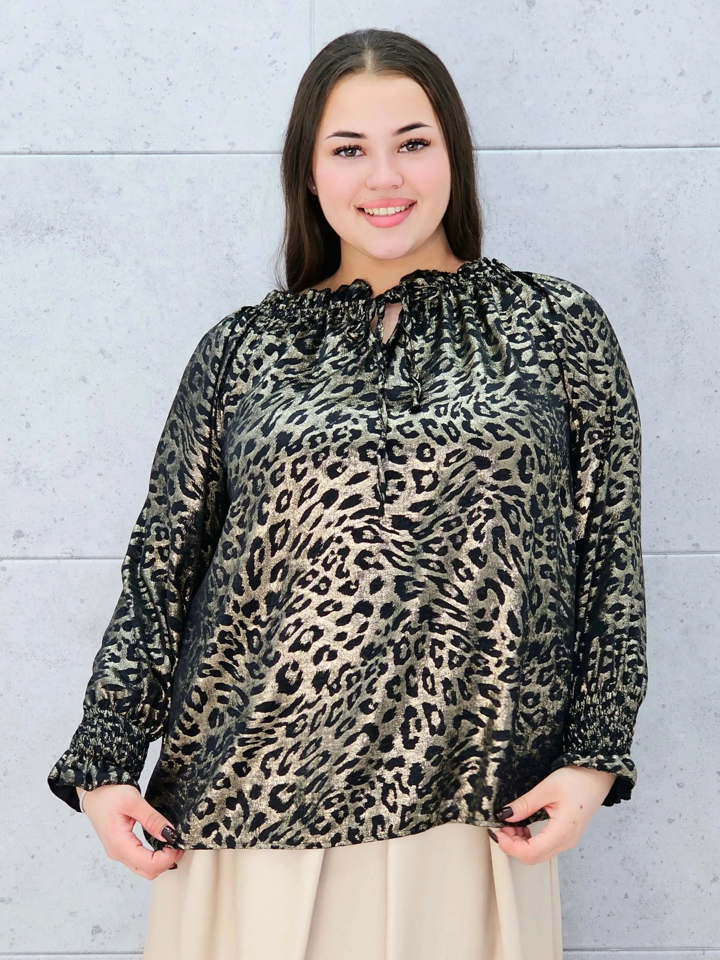 Bluzka plus size w panterkę ze złotym połyskiem – stylowa i z charakterem Stylowa XL Stylowa XL