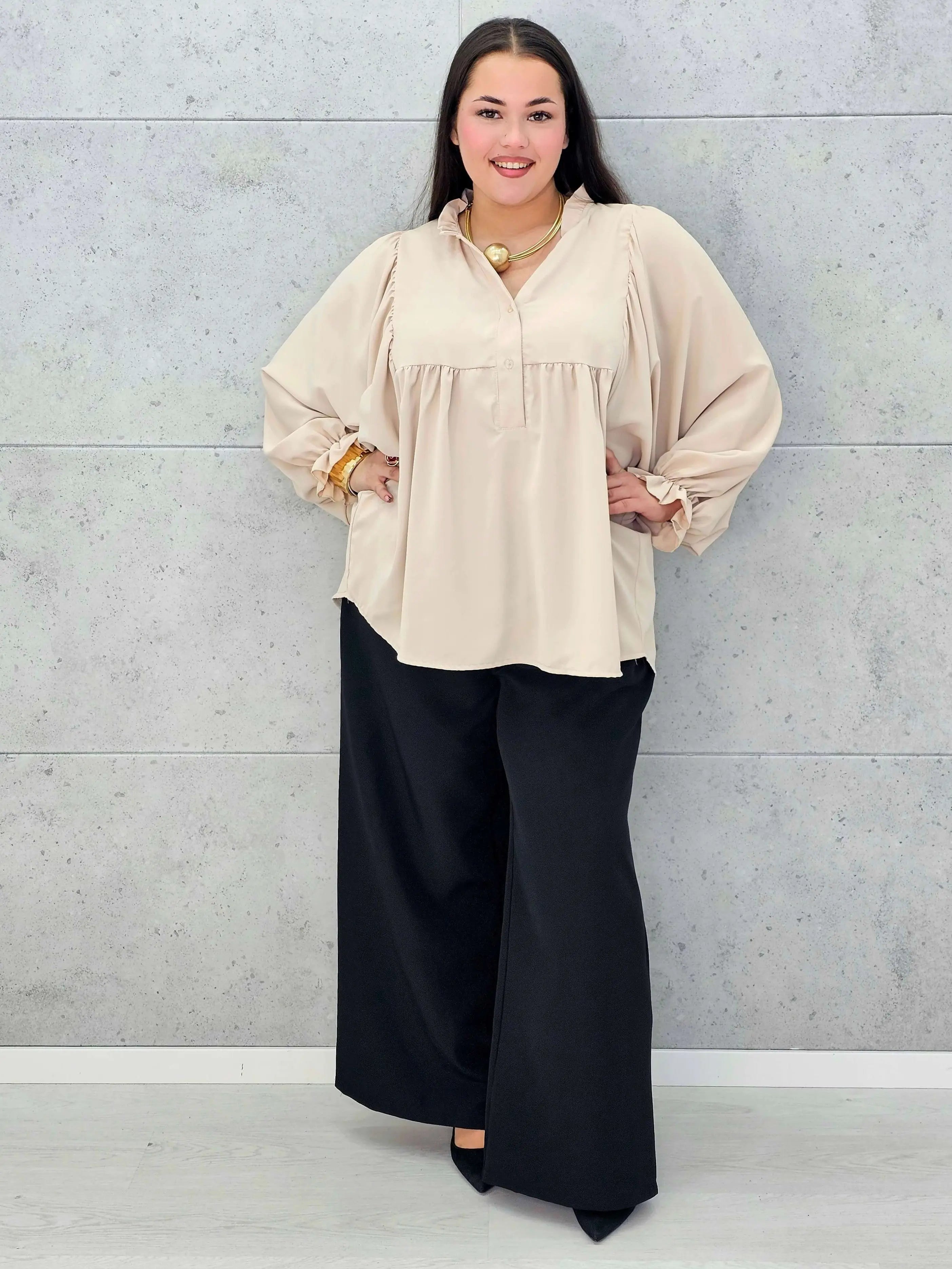 Bluzka plus size z bufiastymi rękawami. Stylowa XL