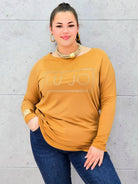 Bluzka plus size z cyrkoniowym logo – elegancja i komfort dla kobiet XXL Stylowa XL