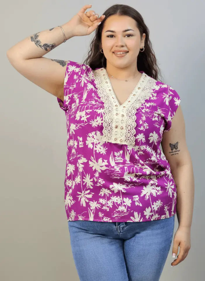 Bluzka plus size z dekoltem V i koronkową aplikacją Stylowa XL