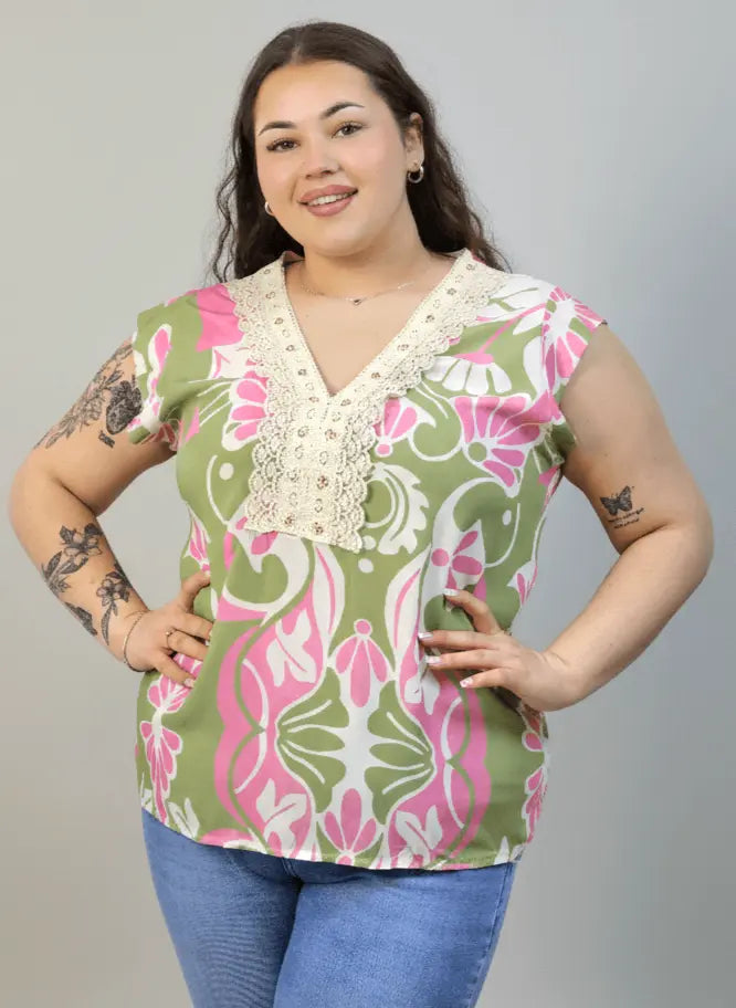 Bluzka plus size z dekoltem V i koronkową aplikacją Stylowa XL