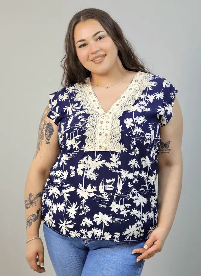 Bluzka plus size z dekoltem V i koronkową aplikacją Stylowa XL