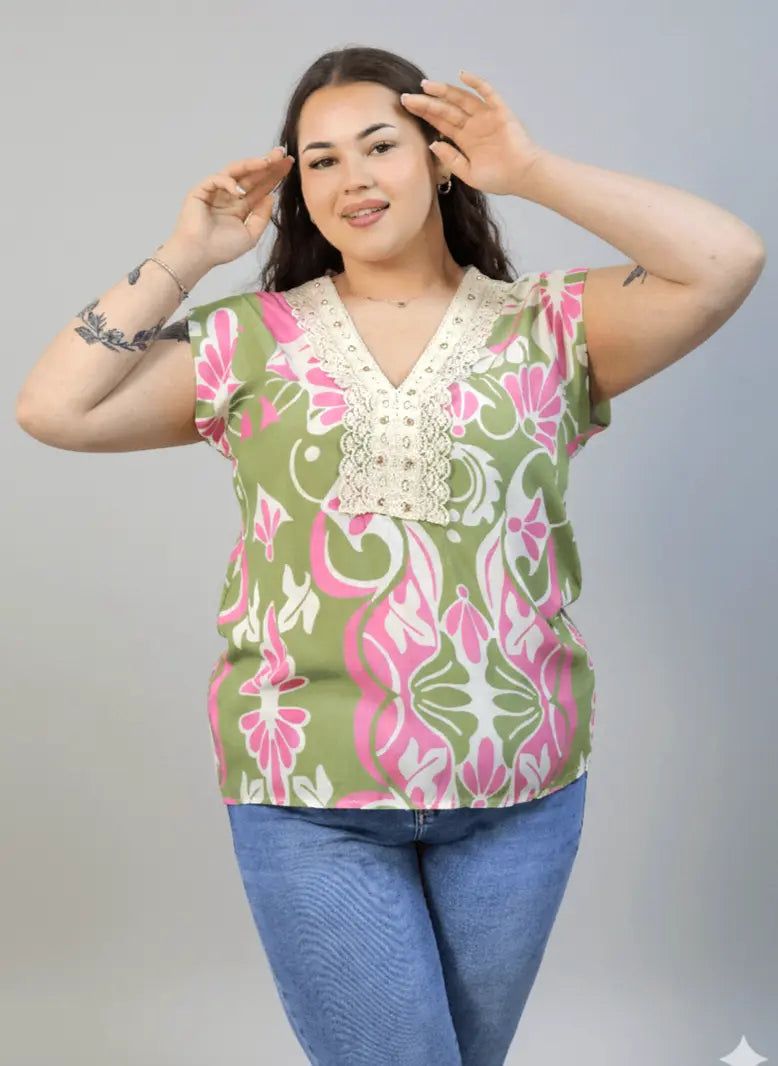 Bluzka plus size z dekoltem V i koronkową aplikacją Stylowa XL