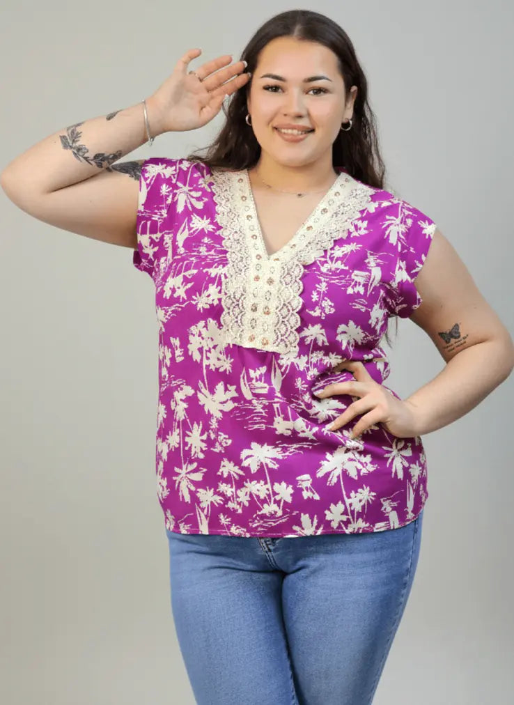 Bluzka plus size z dekoltem V i koronkową aplikacją Stylowa XL