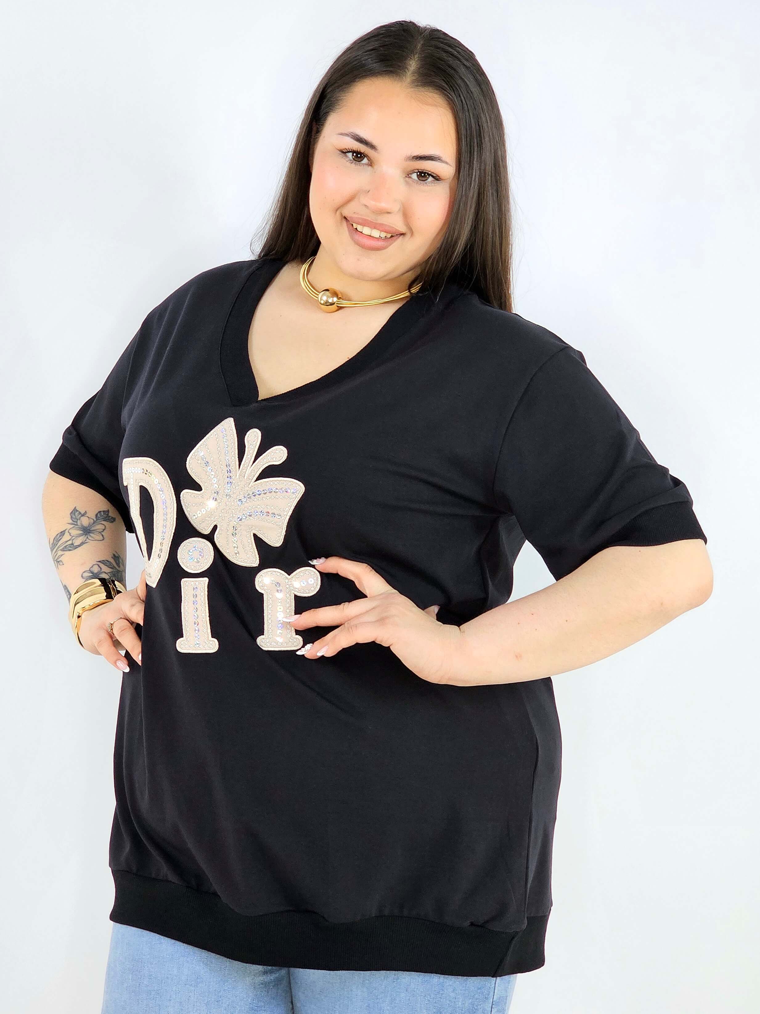 Bluzka plus size z dekoltem V i ozdobnym napisem Stylowa XL