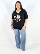Bluzka plus size z dekoltem V i ozdobnym napisem Stylowa XL