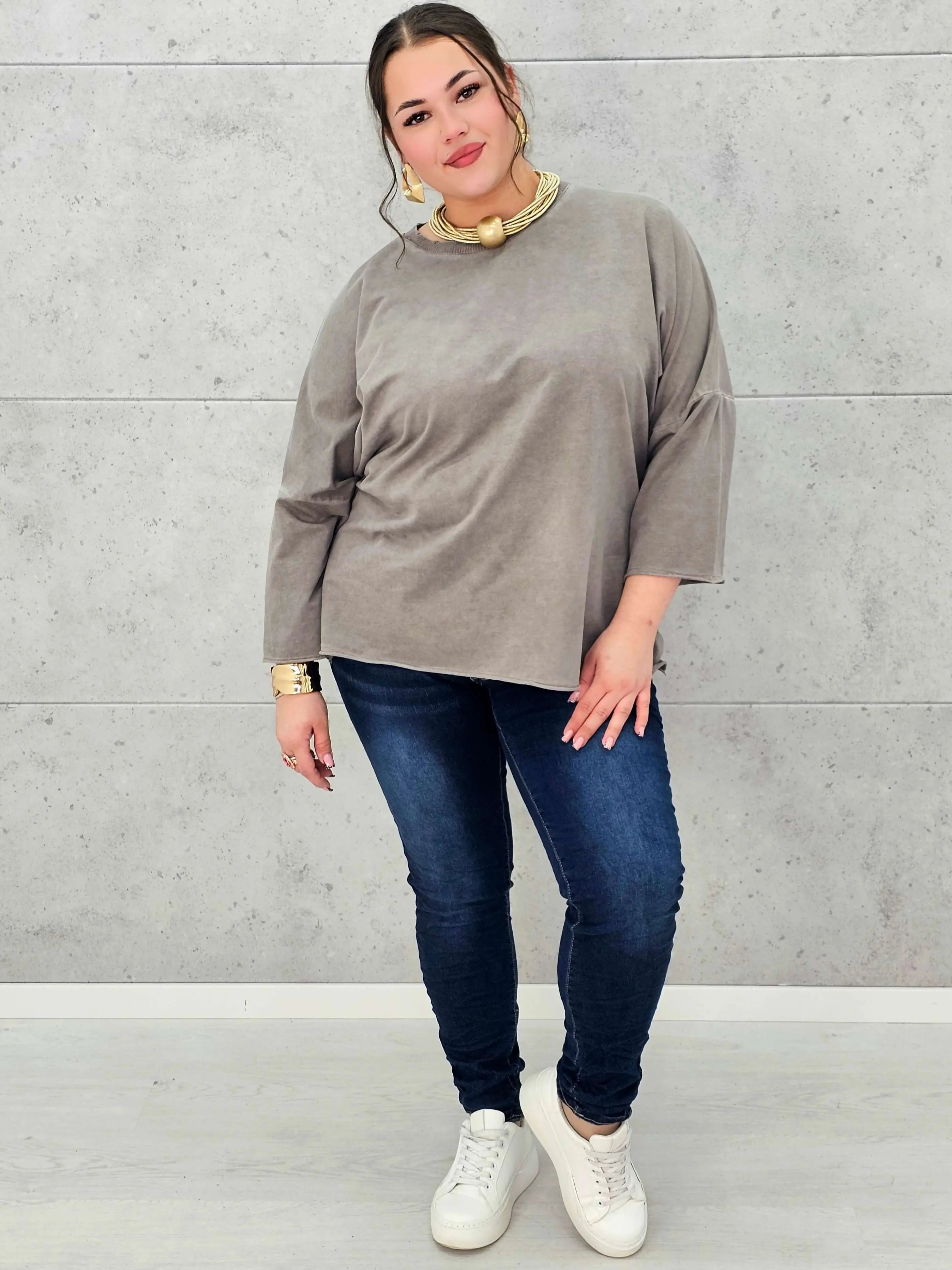Bluzka plus size z długim rękawem – komfort i styl w jednym Stylowa XL