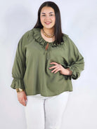Bluzka plus size z falbaną – romantyczna elegancja w lekkim wydaniu Stylowa XL