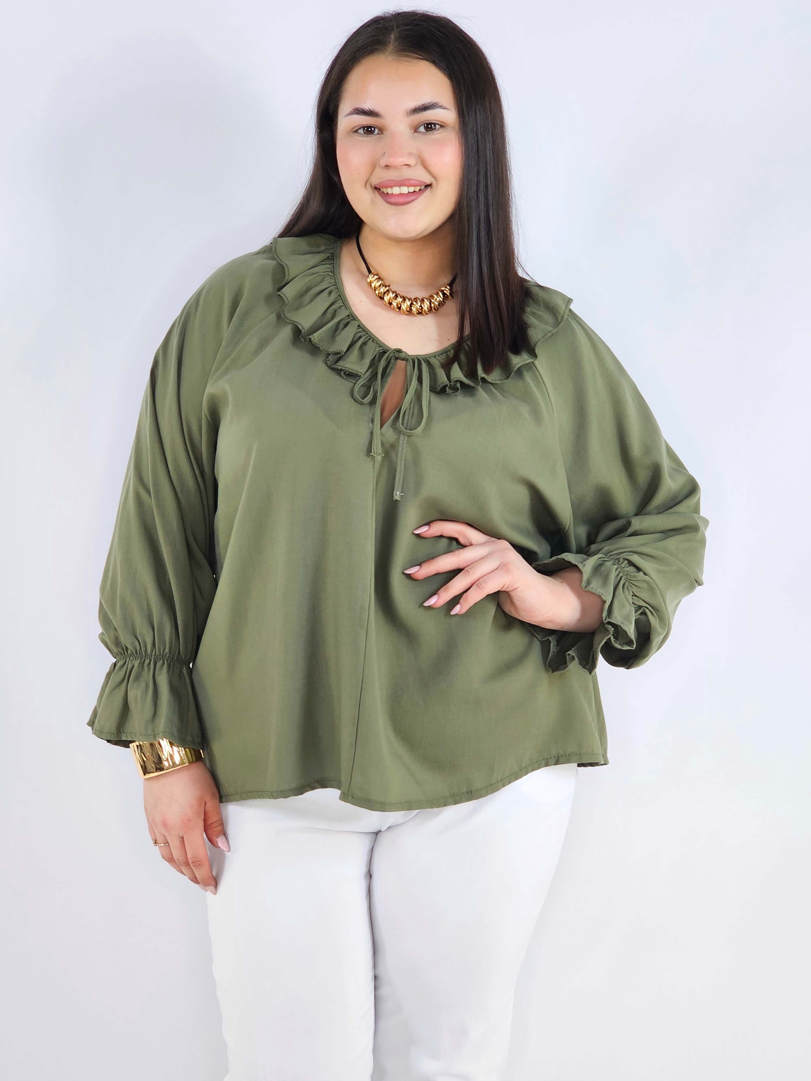 Bluzka plus size z falbaną – romantyczna elegancja w lekkim wydaniu Stylowa XL