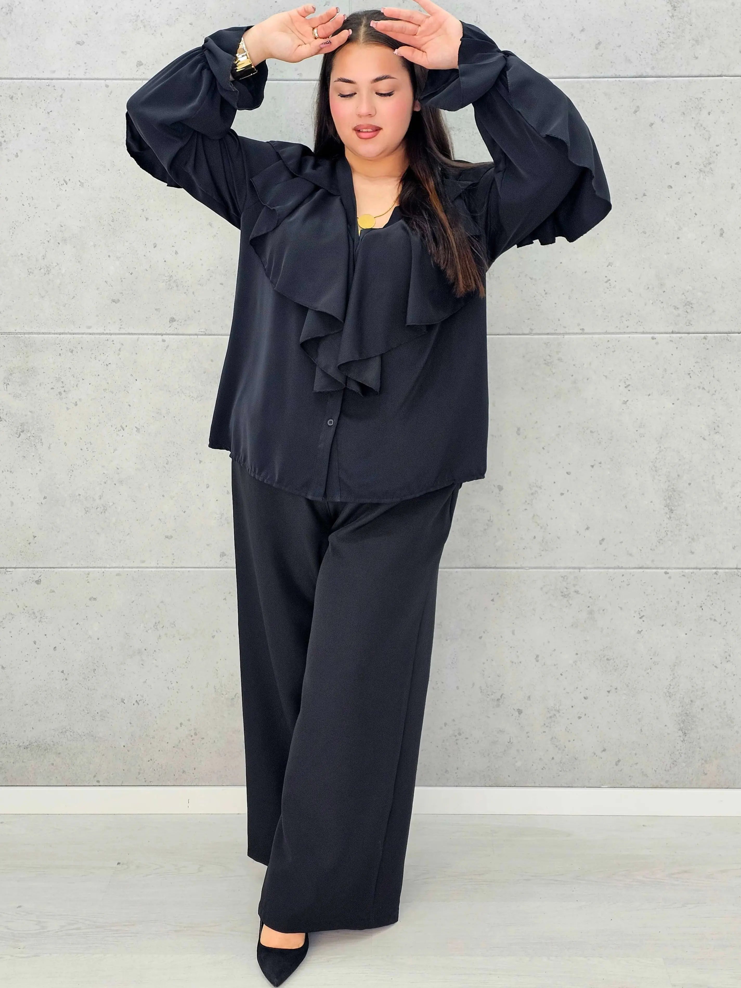 Bluzka plus size z falbanami – romantyczny szyk i wygoda w eleganckim stylu - Stylowa XL