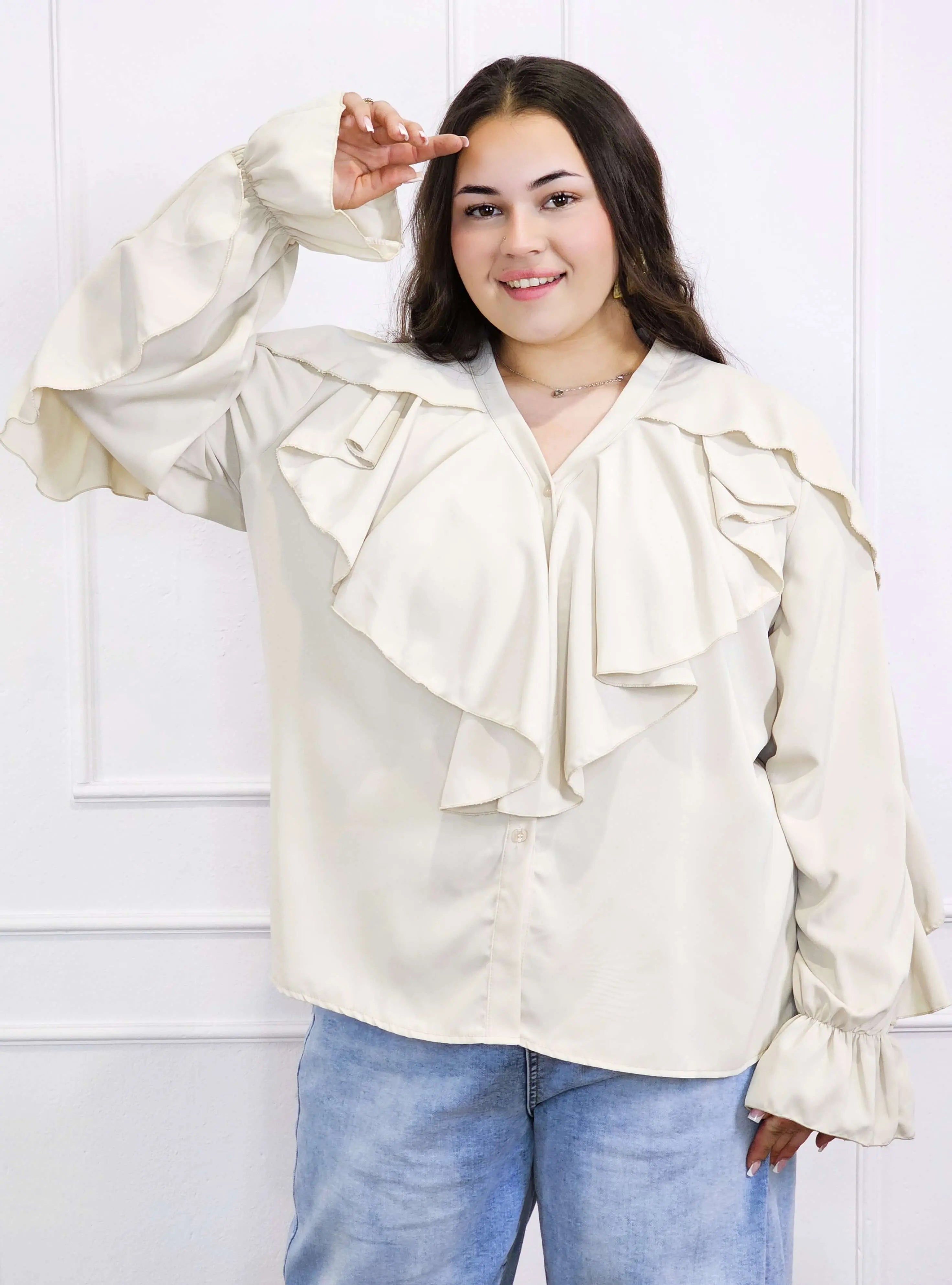 Bluzka plus size z falbanami – romantyczny szyk i wygoda w eleganckim stylu Stylowa XL