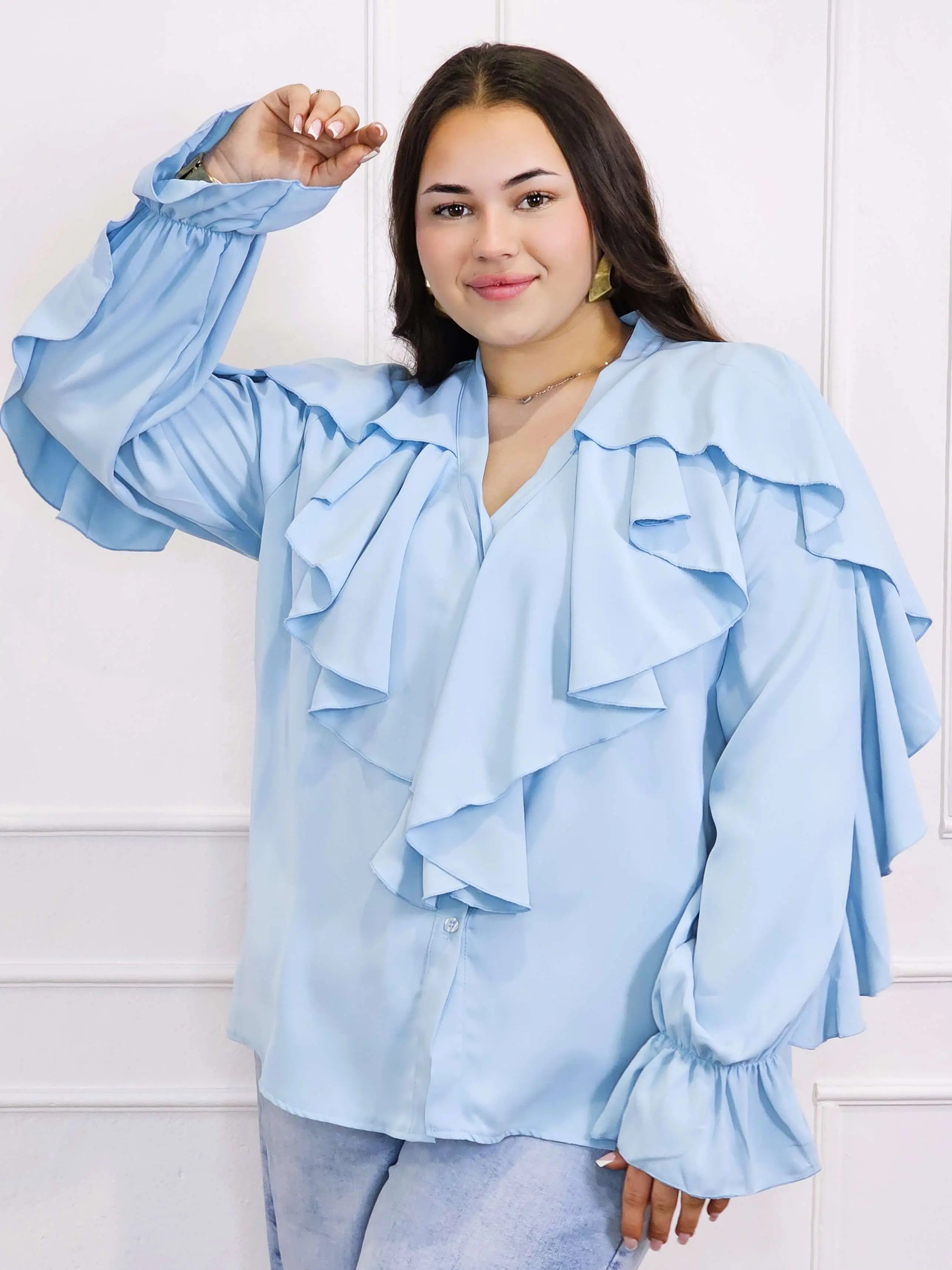 Bluzka plus size z falbanami – romantyczny szyk i wygoda w eleganckim stylu Stylowa XL