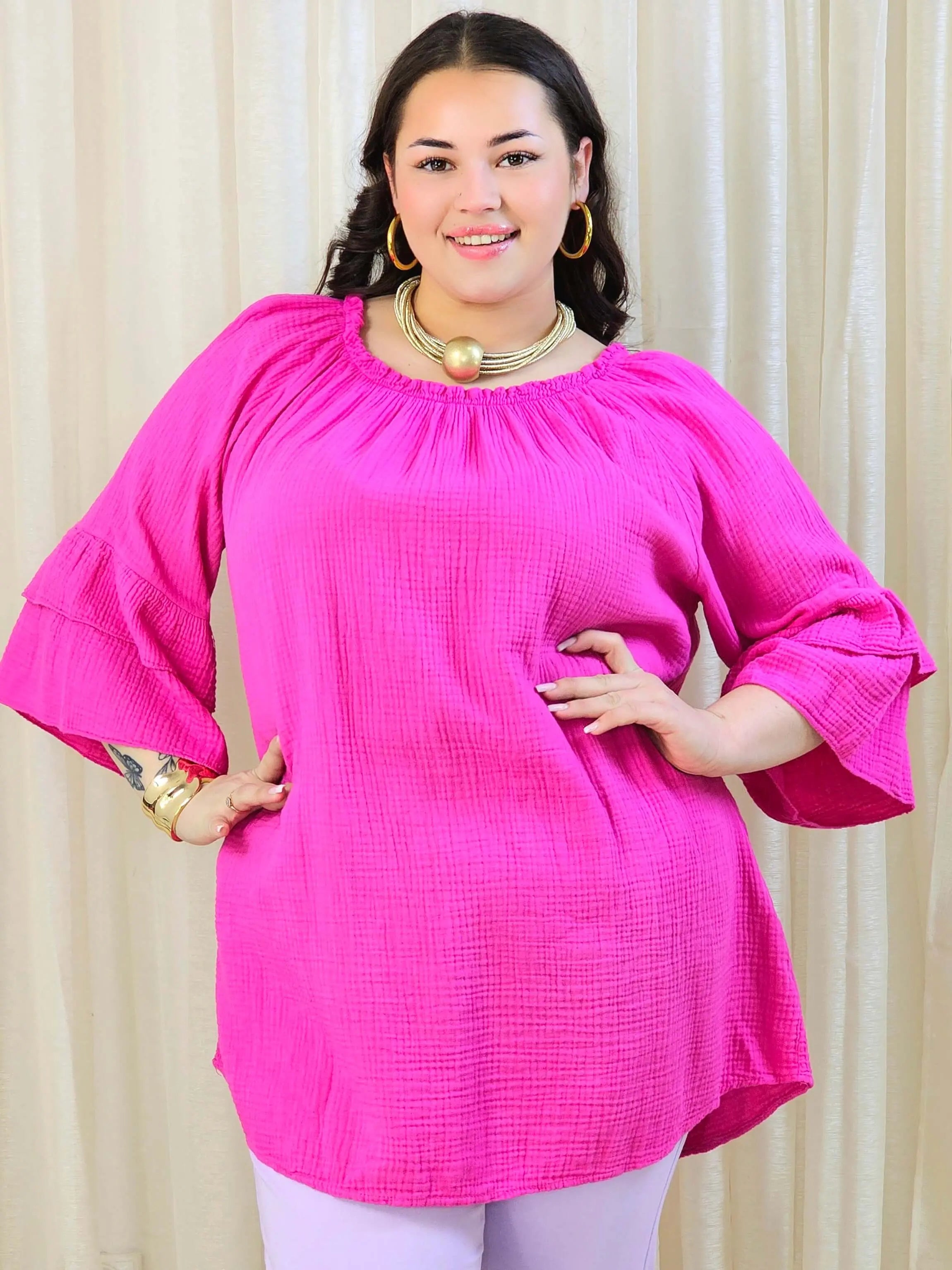 Bluzka plus size z falbanami na rękawach – lekka i kobieca forma na co dzień i okazje Stylowa XL