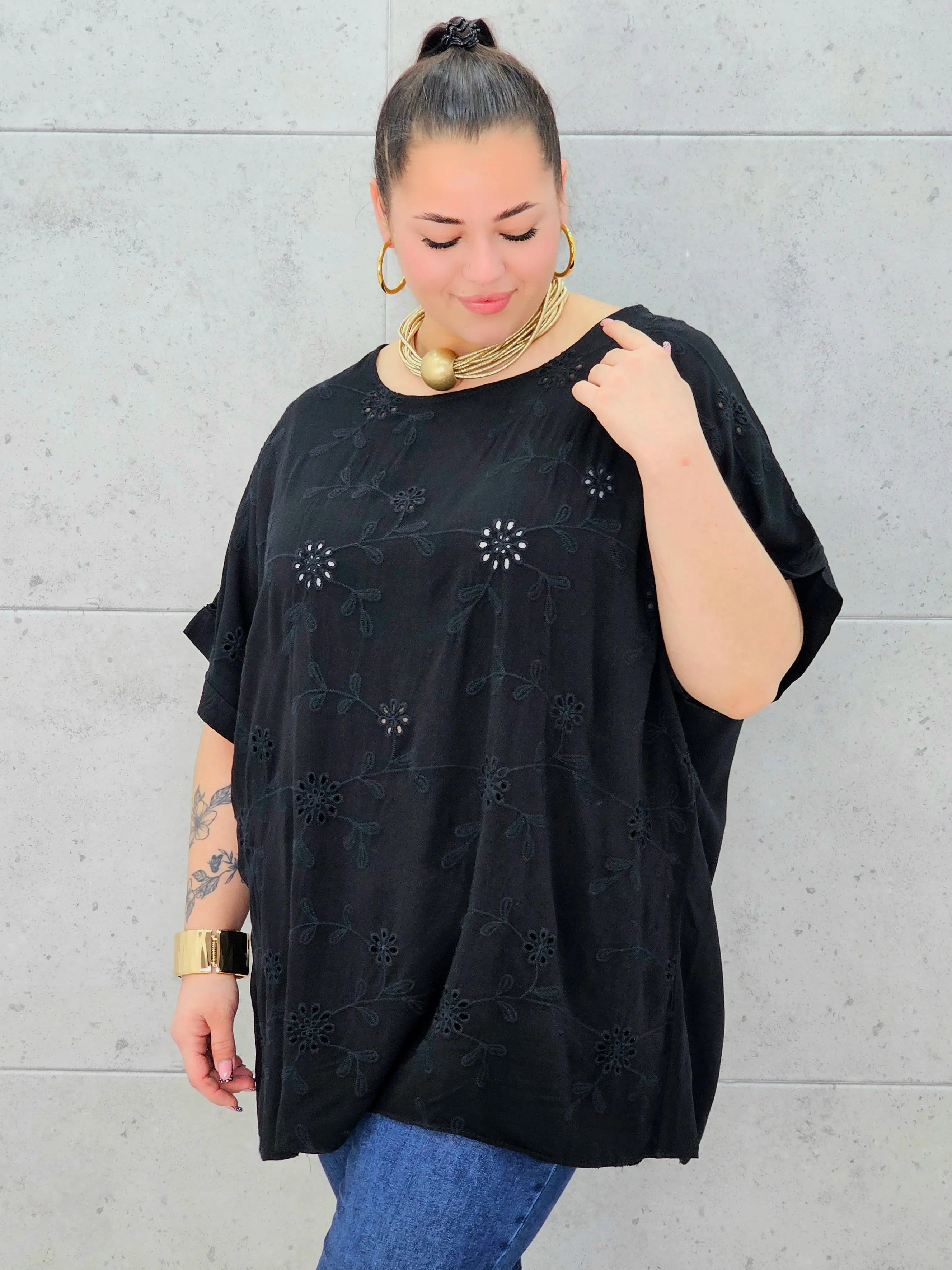 Bluzka plus size z haftem – lekka i kobieca bluzka XXL Stylowa XL