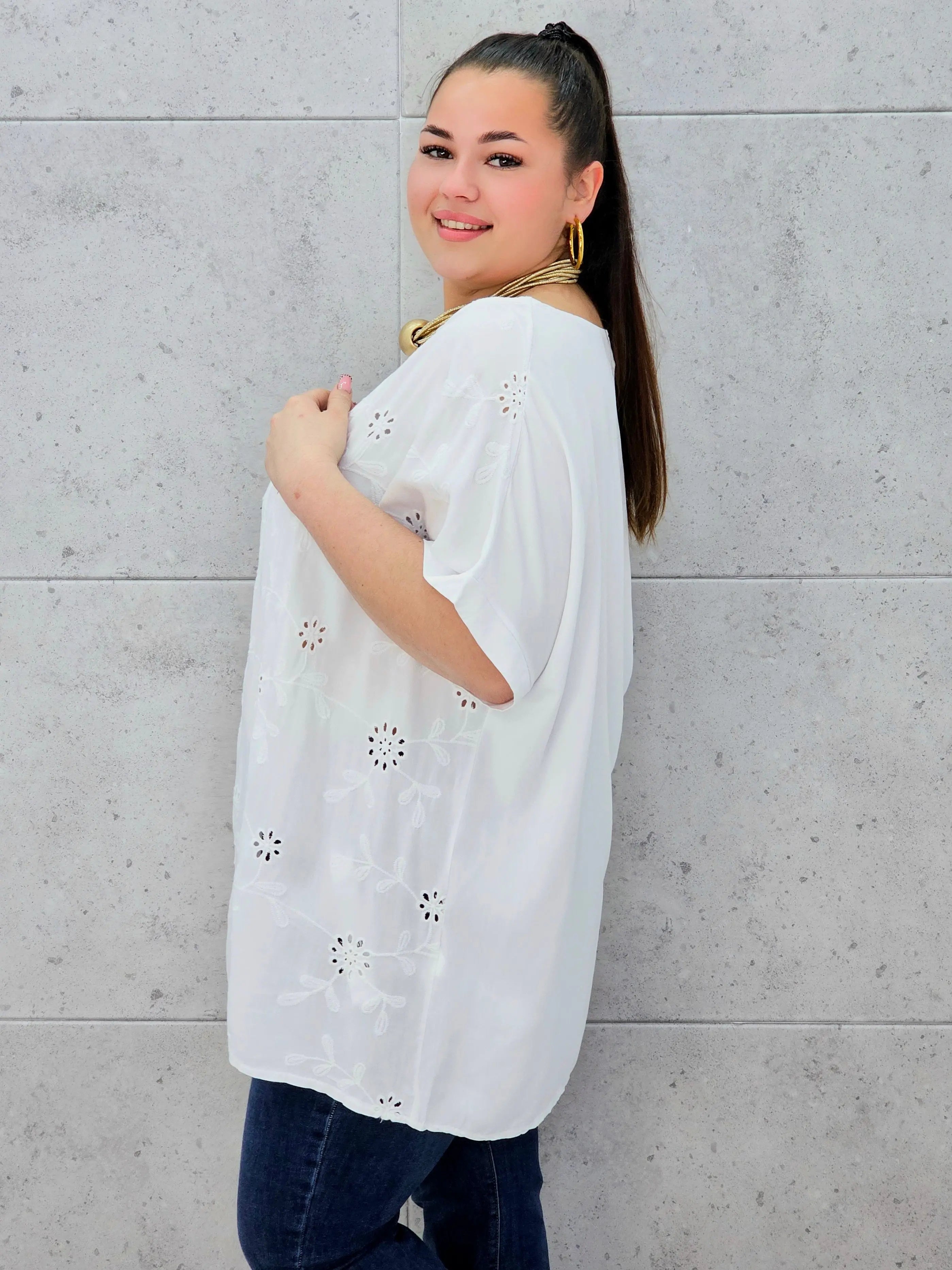 Bluzka plus size z haftem – lekka i kobieca bluzka XXL Stylowa XL