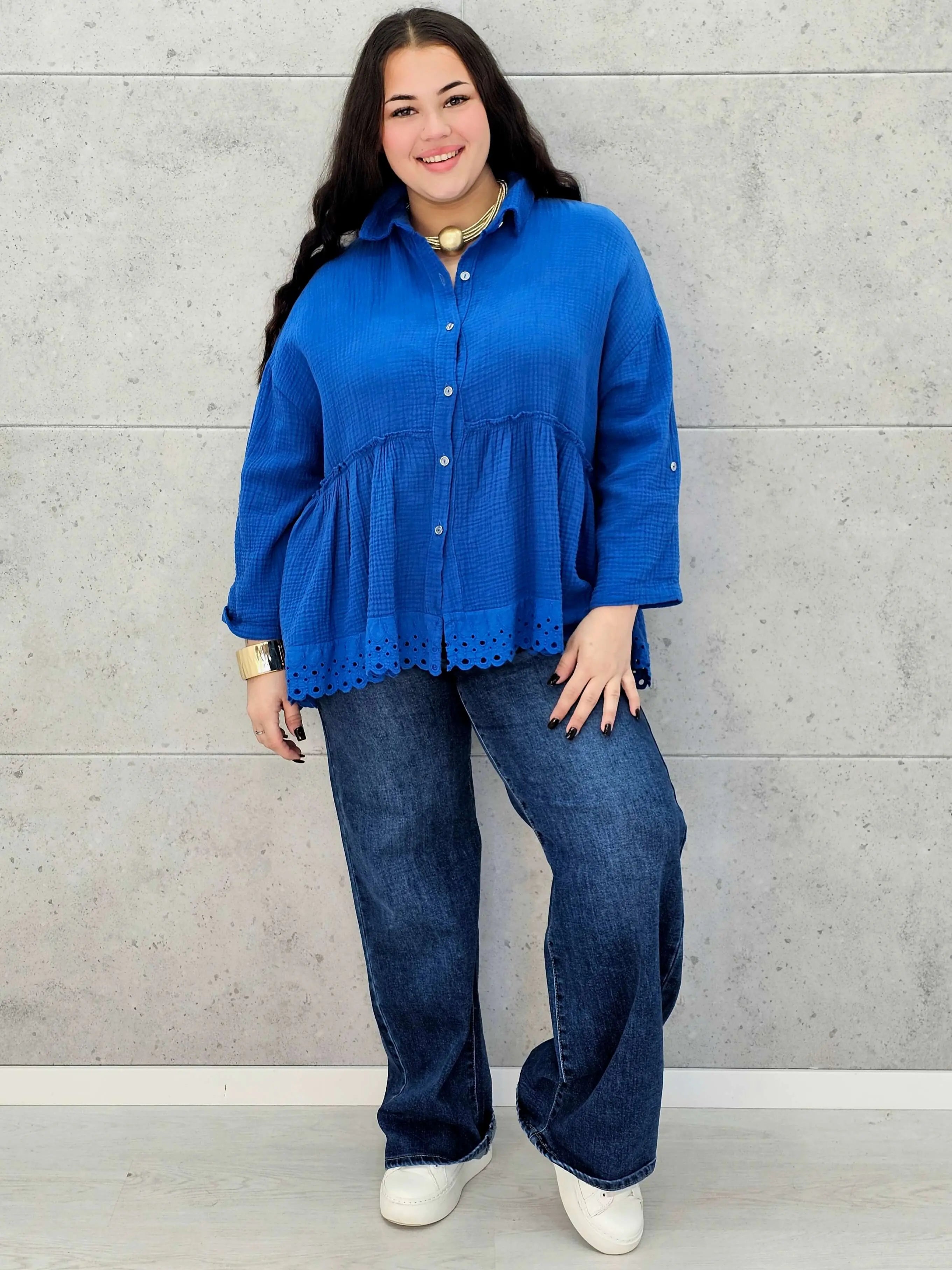 Bluzka plus size z haftowanym dołem – lekka, kobieca i stylowa Stylowa XL