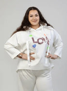 Bluzka plus size z kapturem LOVE – modna bluzka XXL Stylowa XL