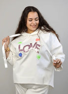 Bluzka plus size z kapturem LOVE – modna bluzka XXL Stylowa XL