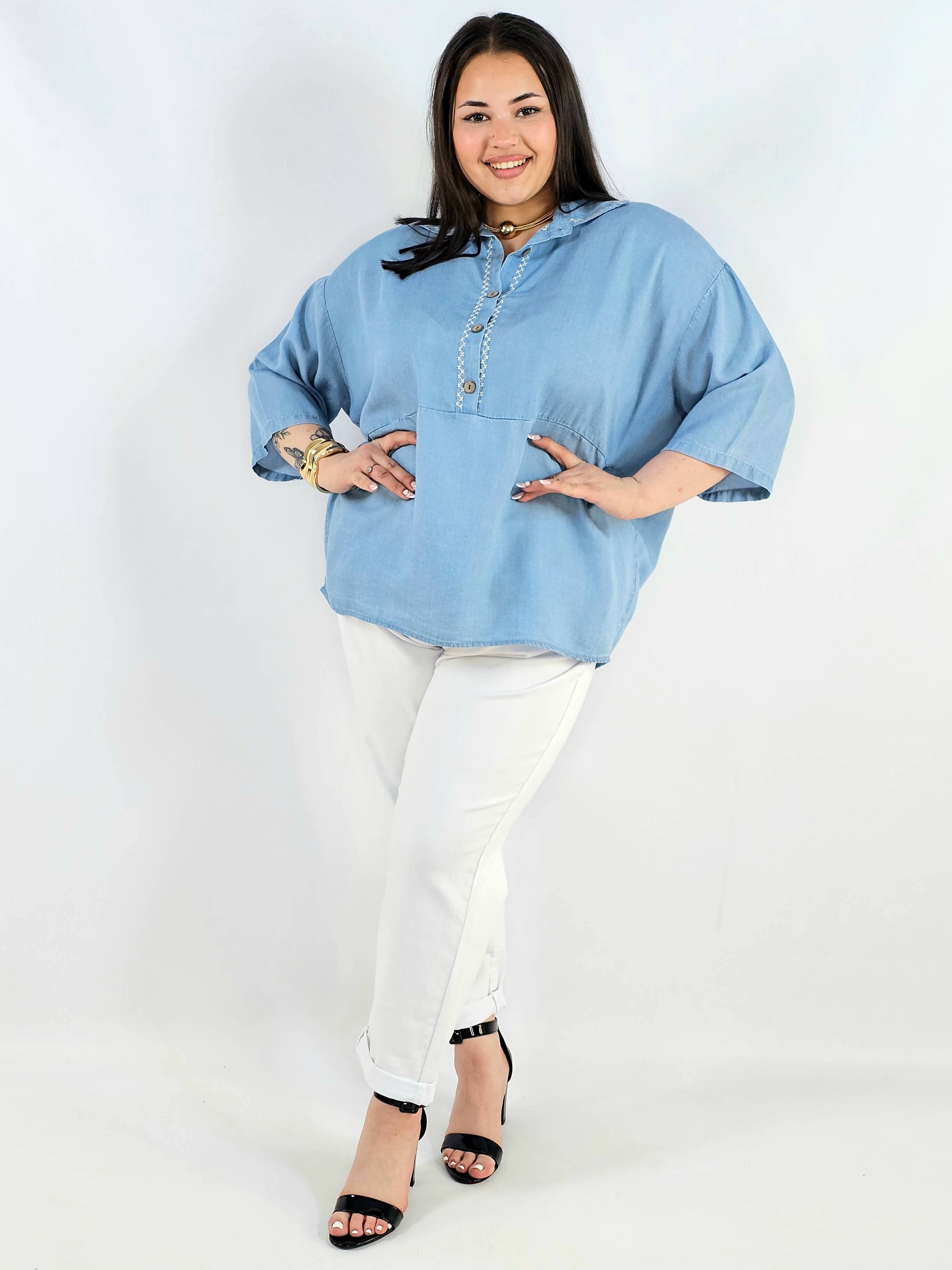 Bluzka plus size z kołnierzykiem i guziczkami XXL – luźny styl Stylowa XL
