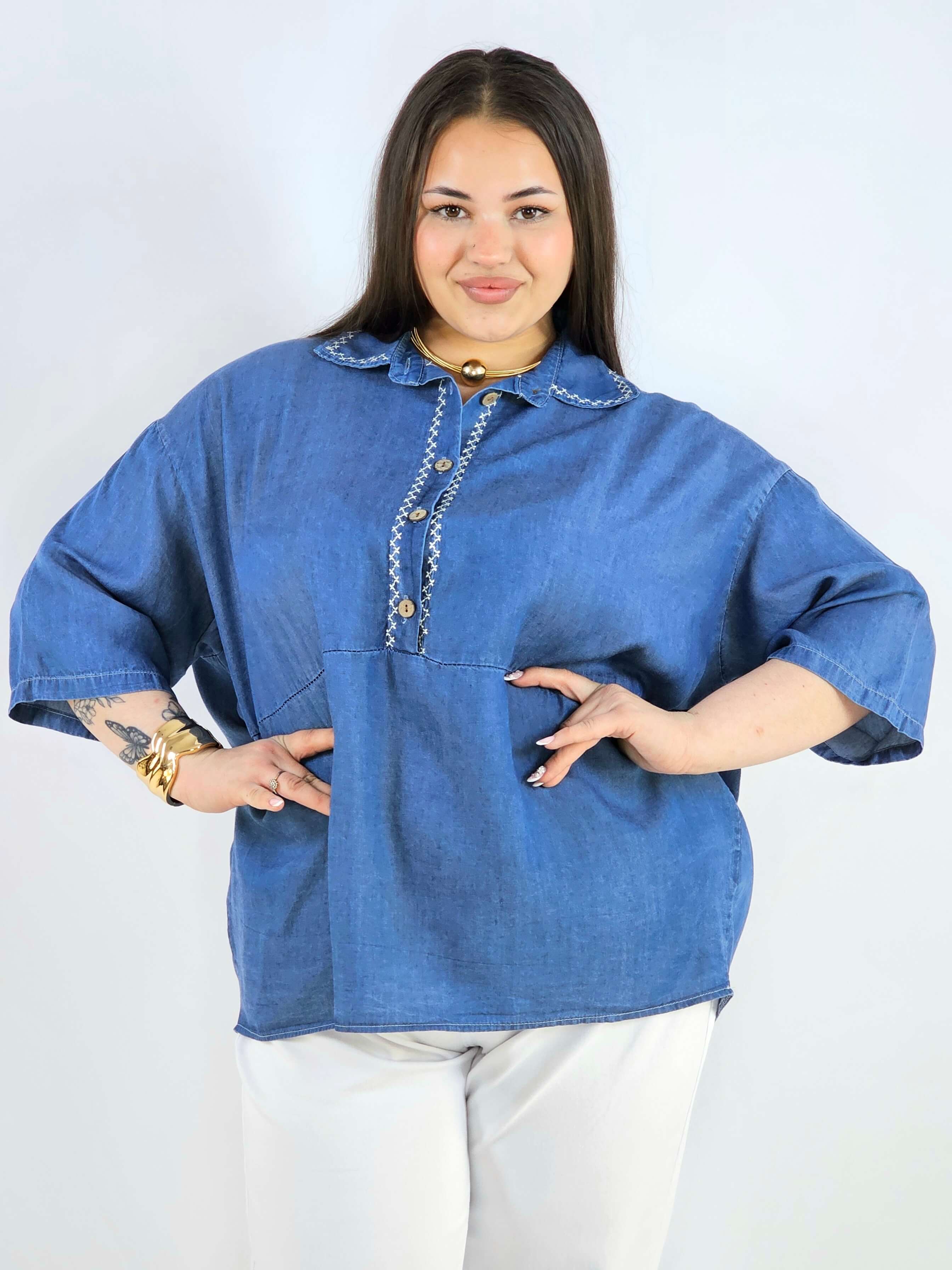 Bluzka plus size z kołnierzykiem i guziczkami XXL – luźny styl Stylowa XL
