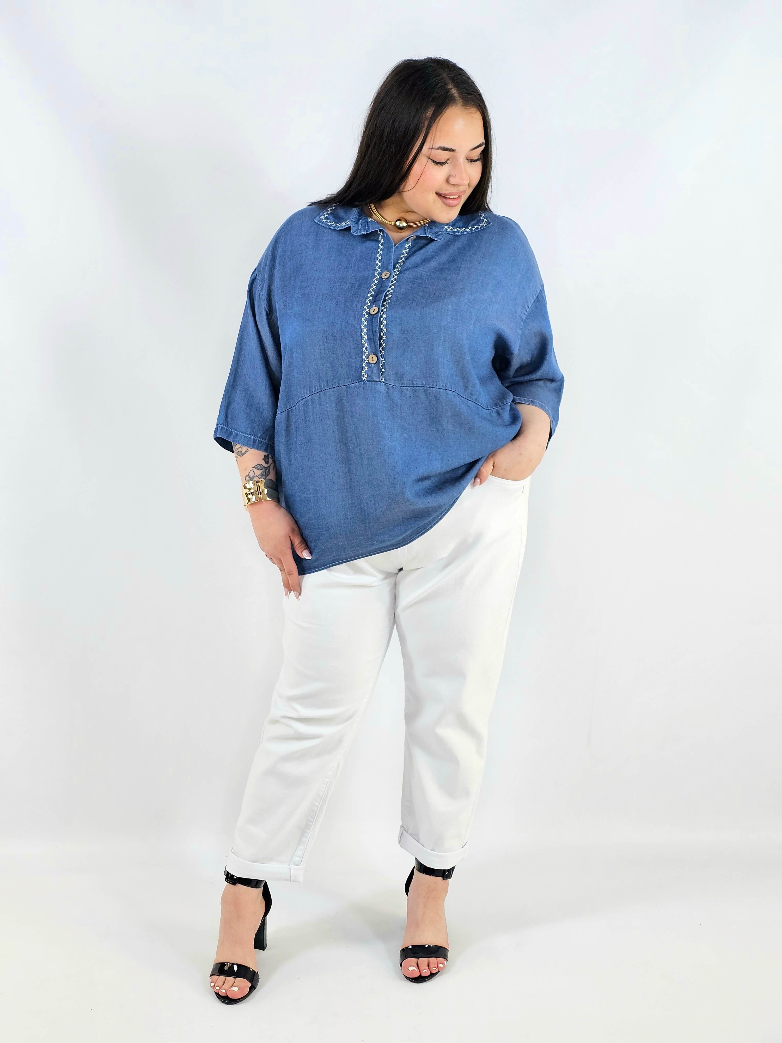 Bluzka plus size z kołnierzykiem i guziczkami XXL – luźny styl Stylowa XL