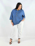 Bluzka plus size z kołnierzykiem i guziczkami XXL – luźny styl Stylowa XL